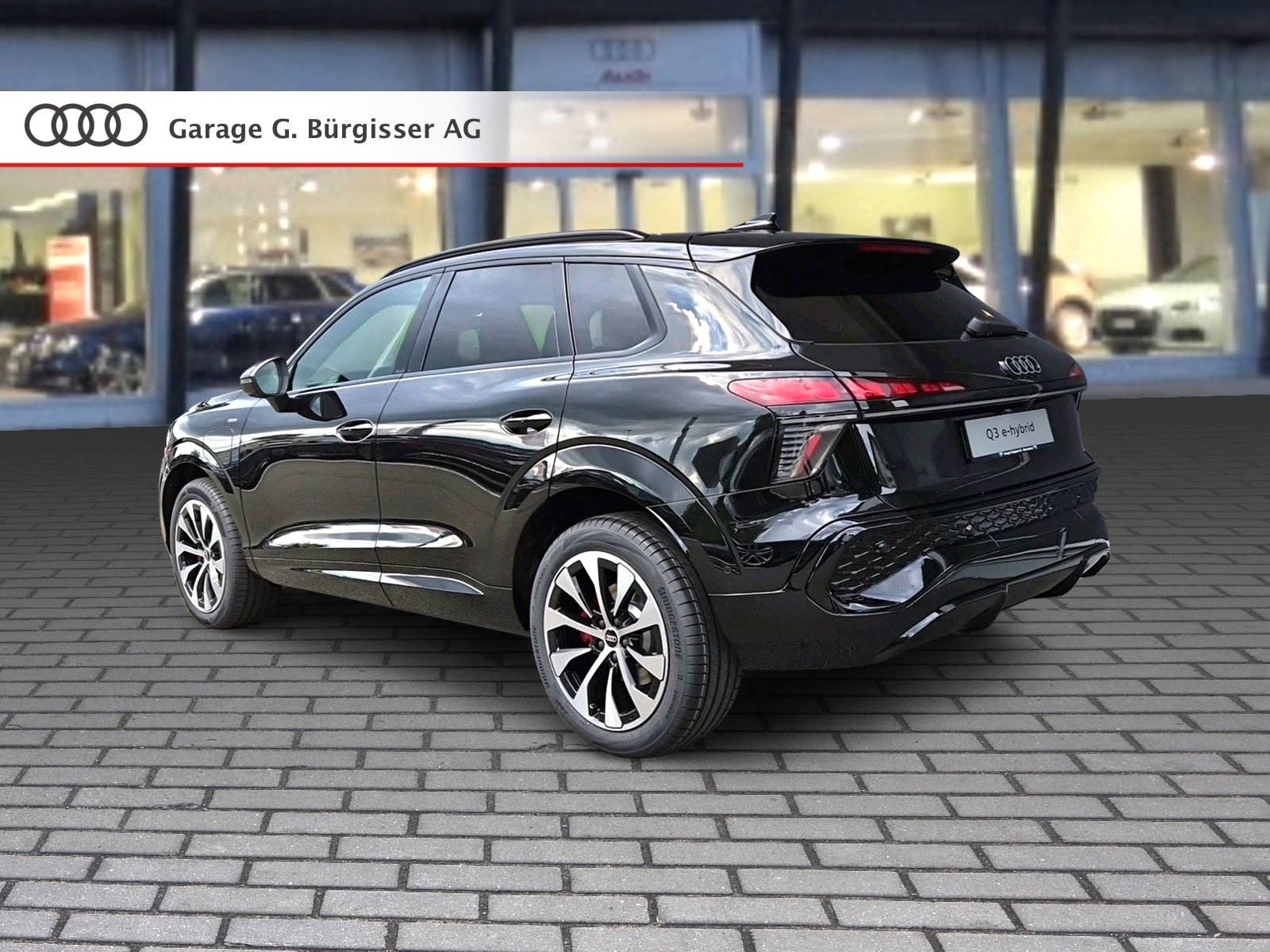 AUDI Q3 SUV e-hybrid 200 kW S tronig Mythosschwarz Metallic-image-3