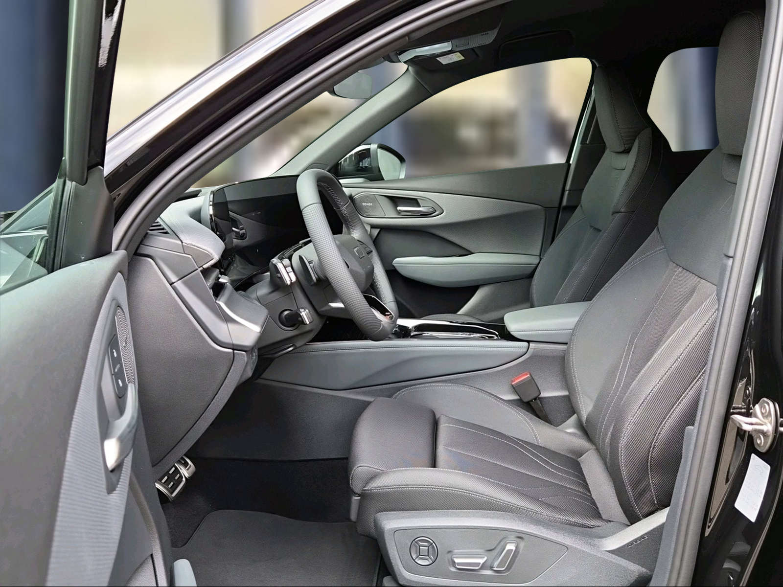 AUDI Q3 SUV e-hybrid 200 kW S tronig Mythosschwarz Metallic-image-8
