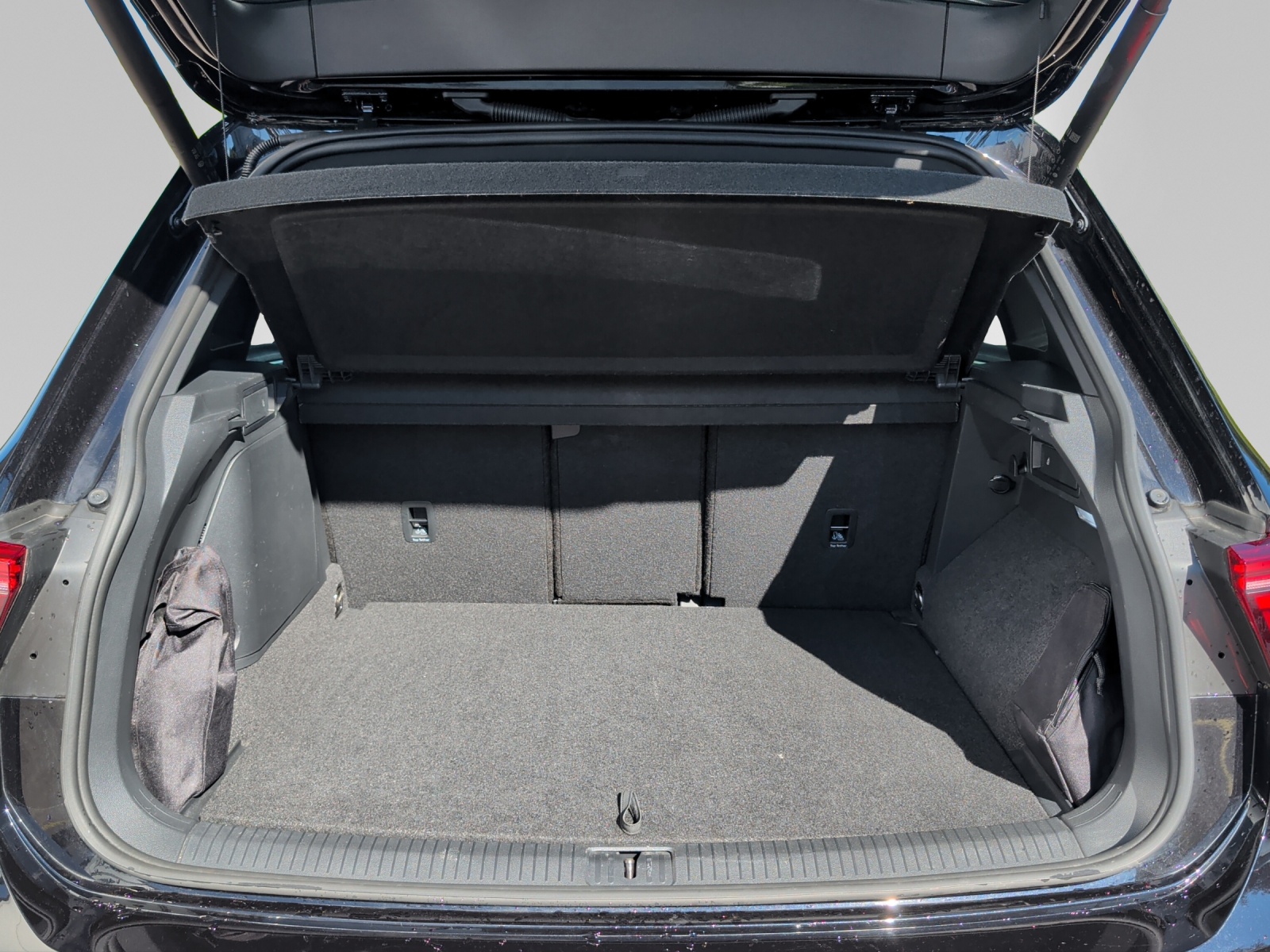 VW Tiguan 1.4TSI PHEV R-Line DSG-image-11