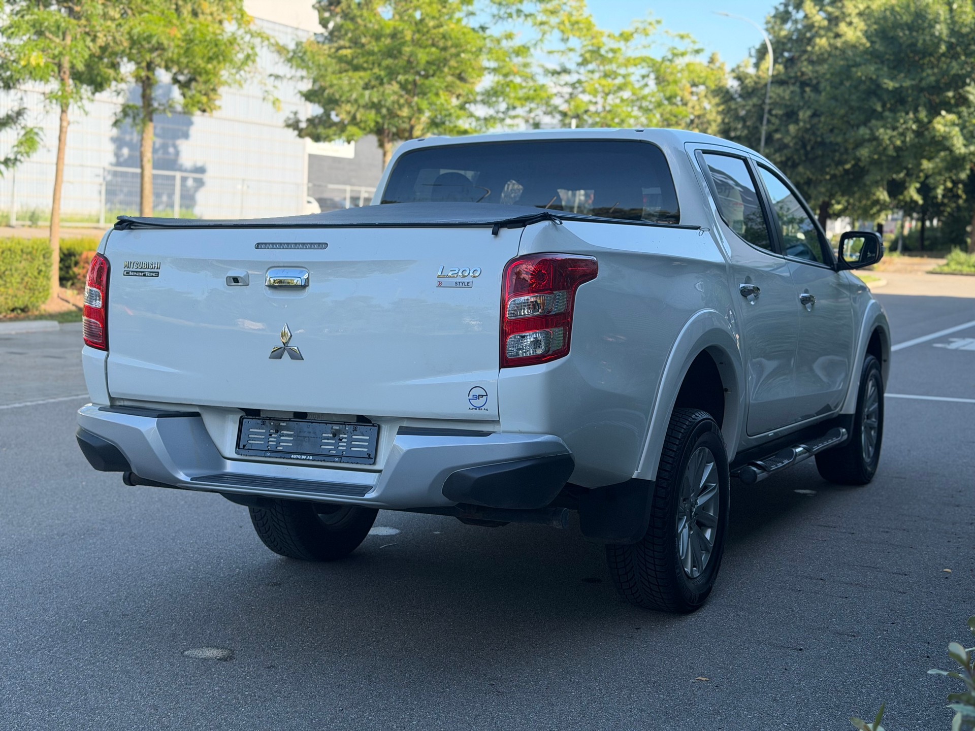 MITSUBISHI L 200 2.4 Style Double Cab-image-6