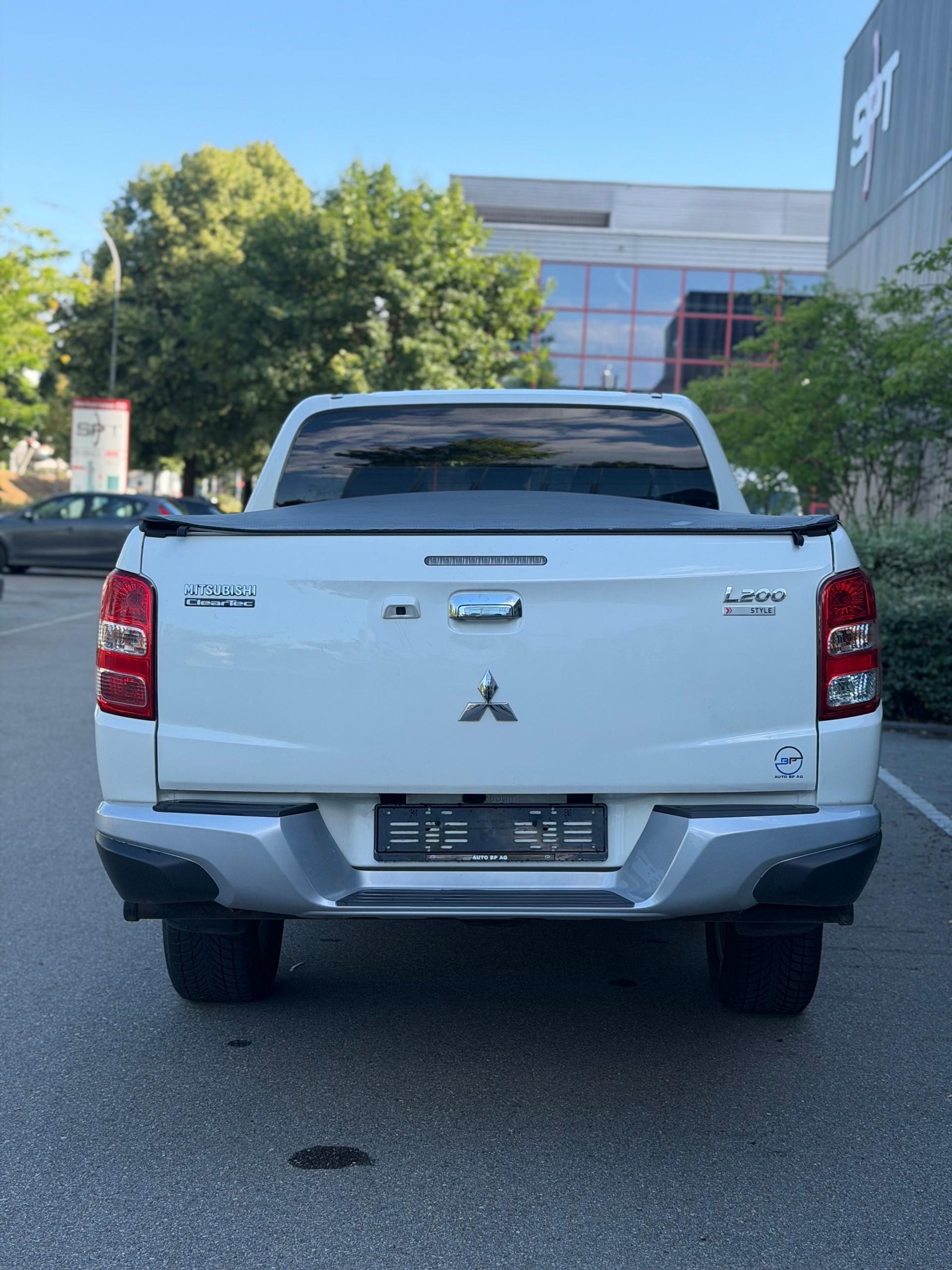 MITSUBISHI L 200 2.4 Style Double Cab-image-5