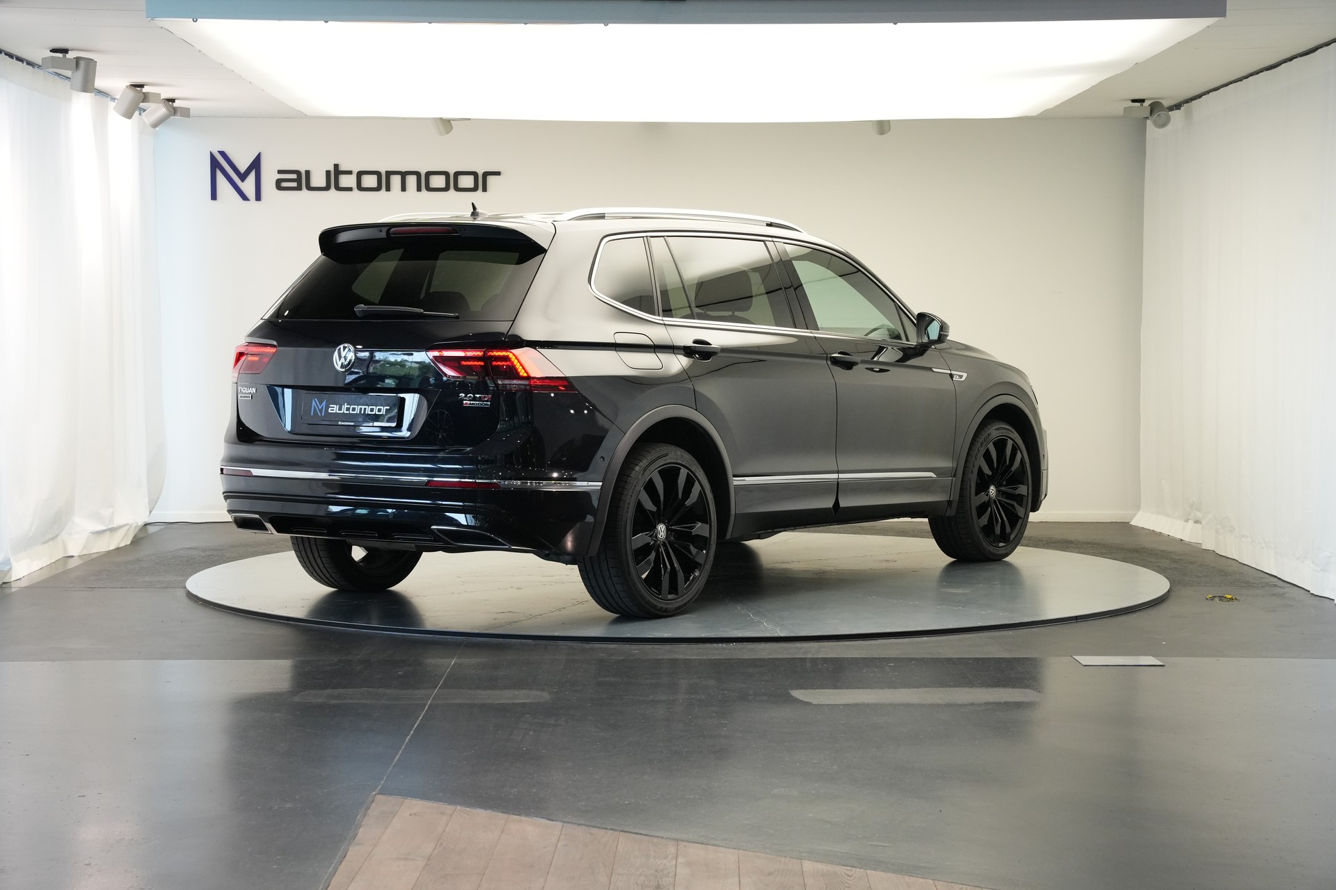 VW Tiguan Allspace 2.0 TDI SCR Highline 4Motion DSG *CH-Fahrzeug* *AHK*-image-4