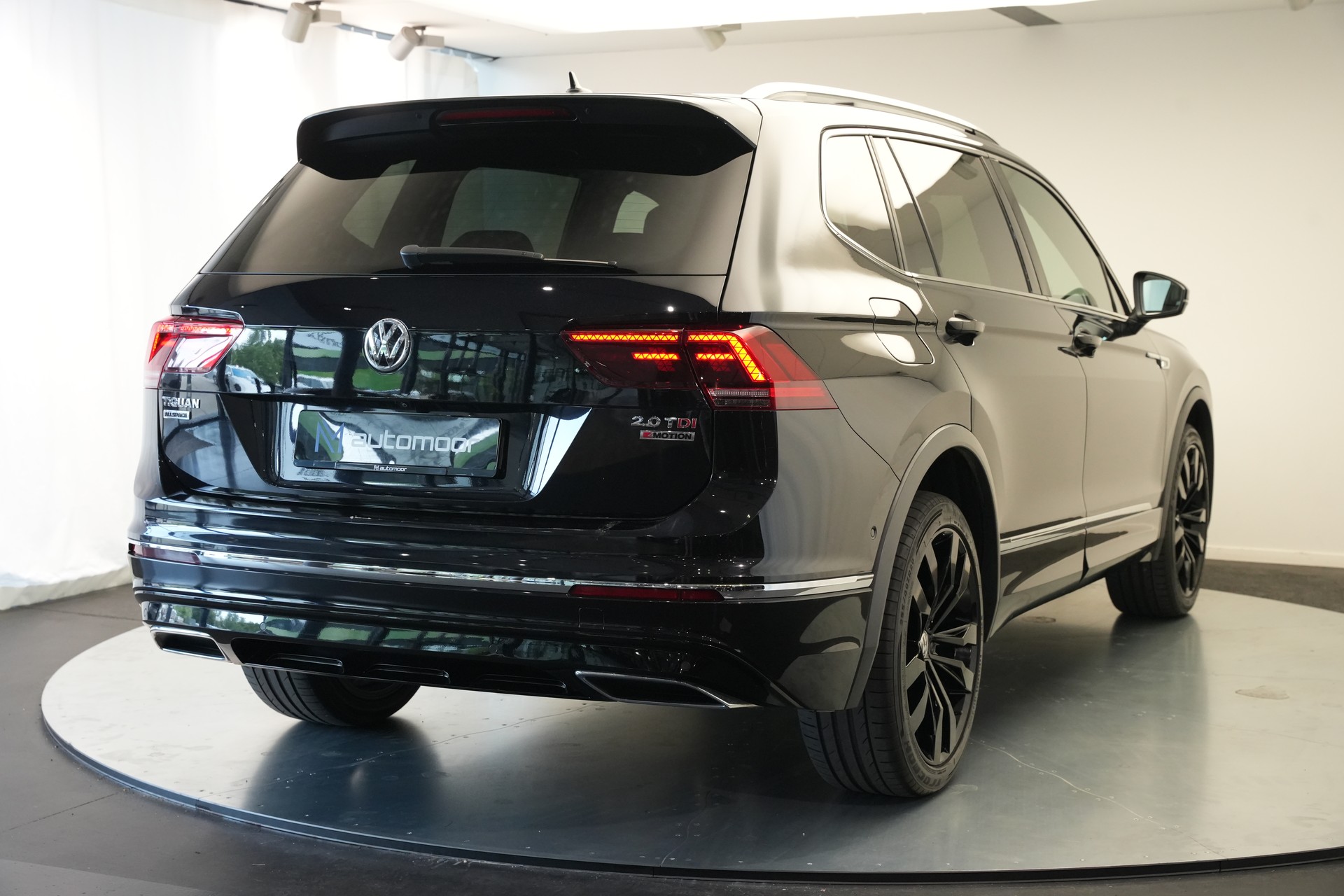 VW Tiguan Allspace 2.0 TDI SCR Highline 4Motion DSG *CH-Fahrzeug* *AHK*-image-41