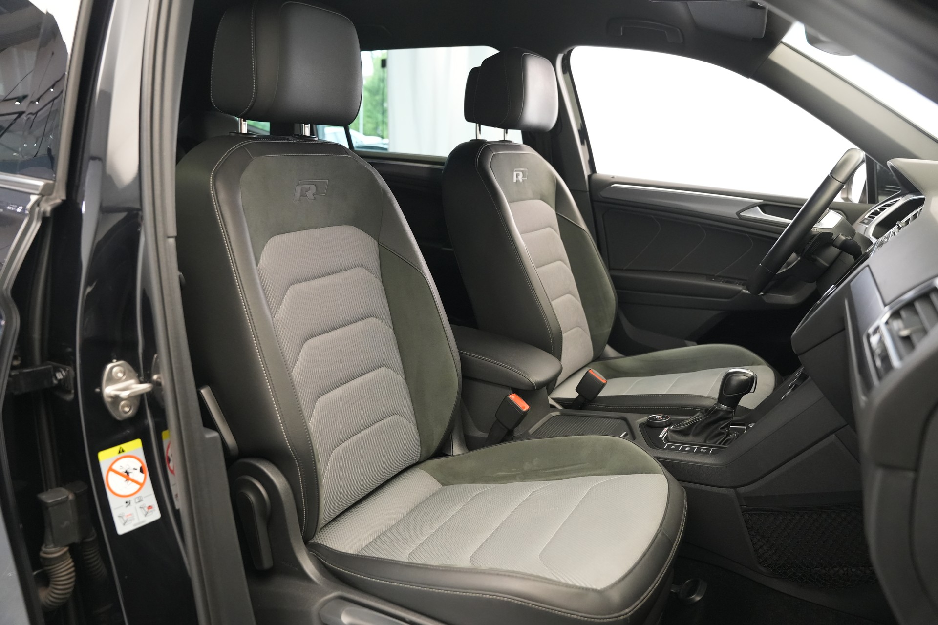 VW Tiguan Allspace 2.0 TDI SCR Highline 4Motion DSG *CH-Fahrzeug* *AHK*-image-16