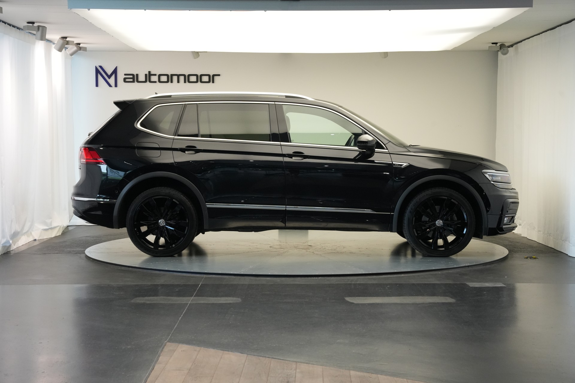 VW Tiguan Allspace 2.0 TDI SCR Highline 4Motion DSG *CH-Fahrzeug* *AHK*-image-3