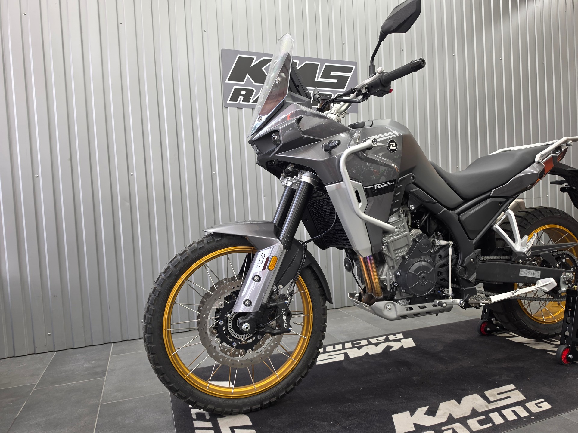 KOVE 800 X Pro-showroom-element-2