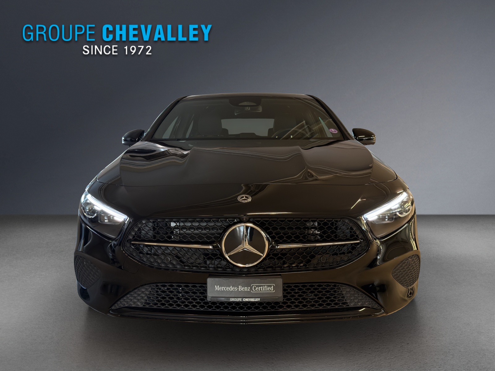 MERCEDES-BENZ A 200 7G-DCT-showroom-element-1