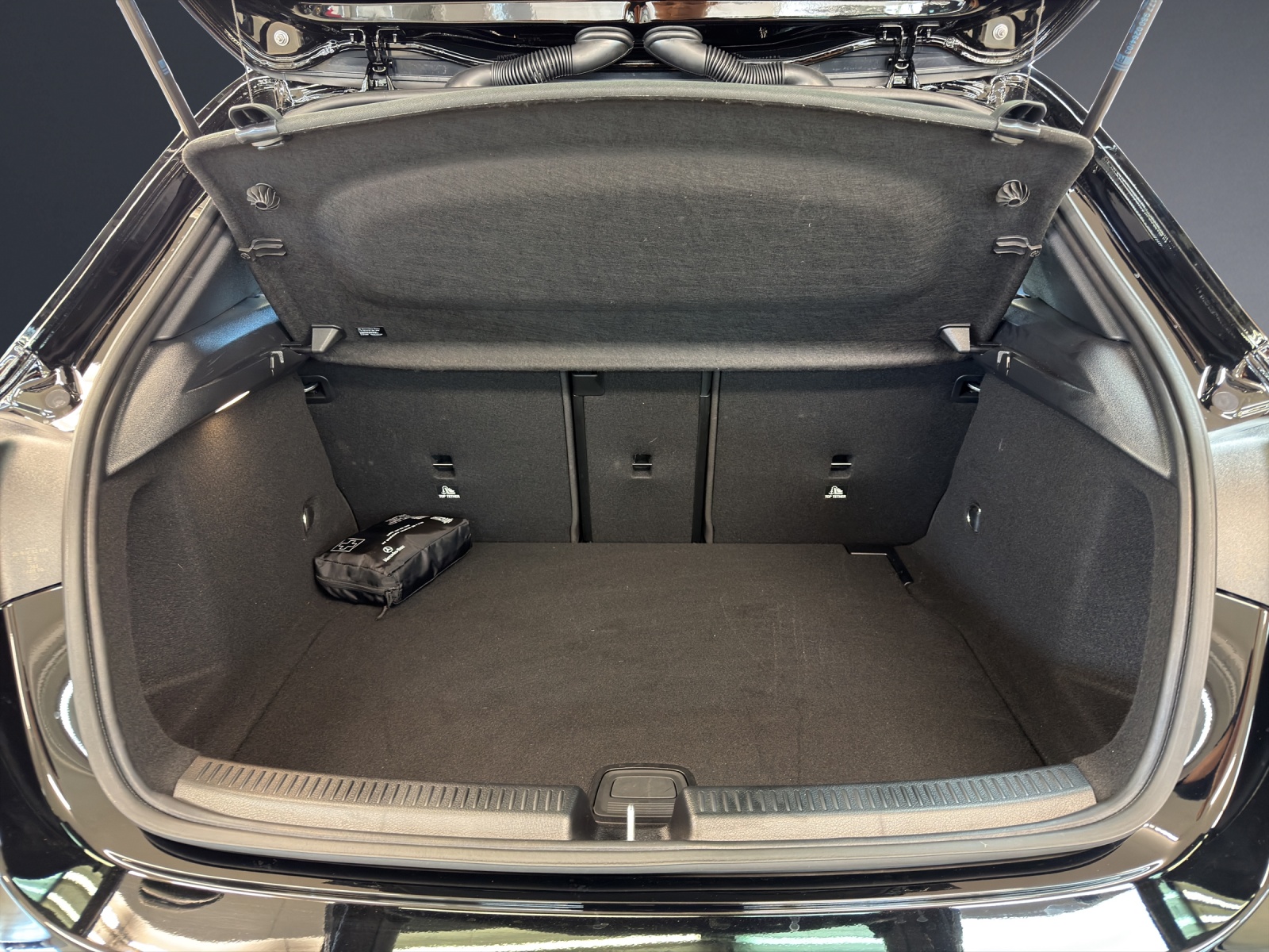MERCEDES-BENZ A 200 7G-DCT-image-17