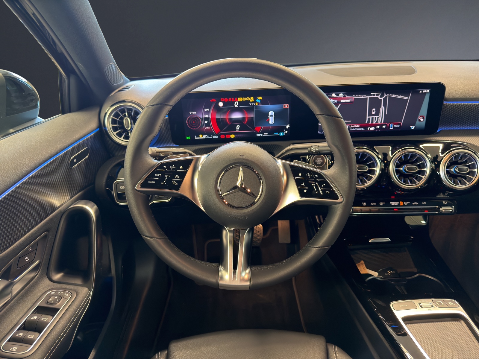 MERCEDES-BENZ A 200 7G-DCT-image-12