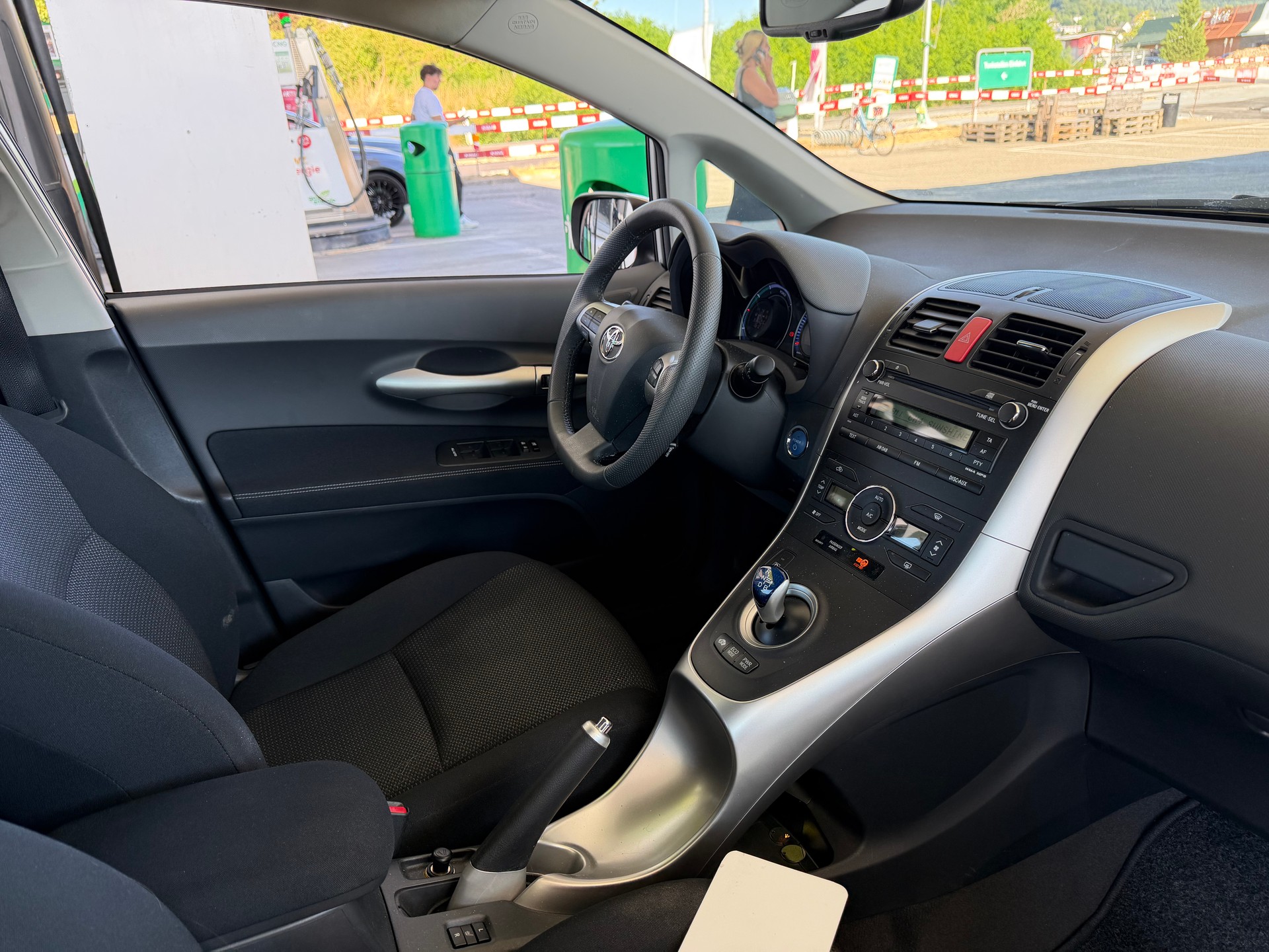 TOYOTA Auris 1.8 16V HSD Linea Sol-image-9