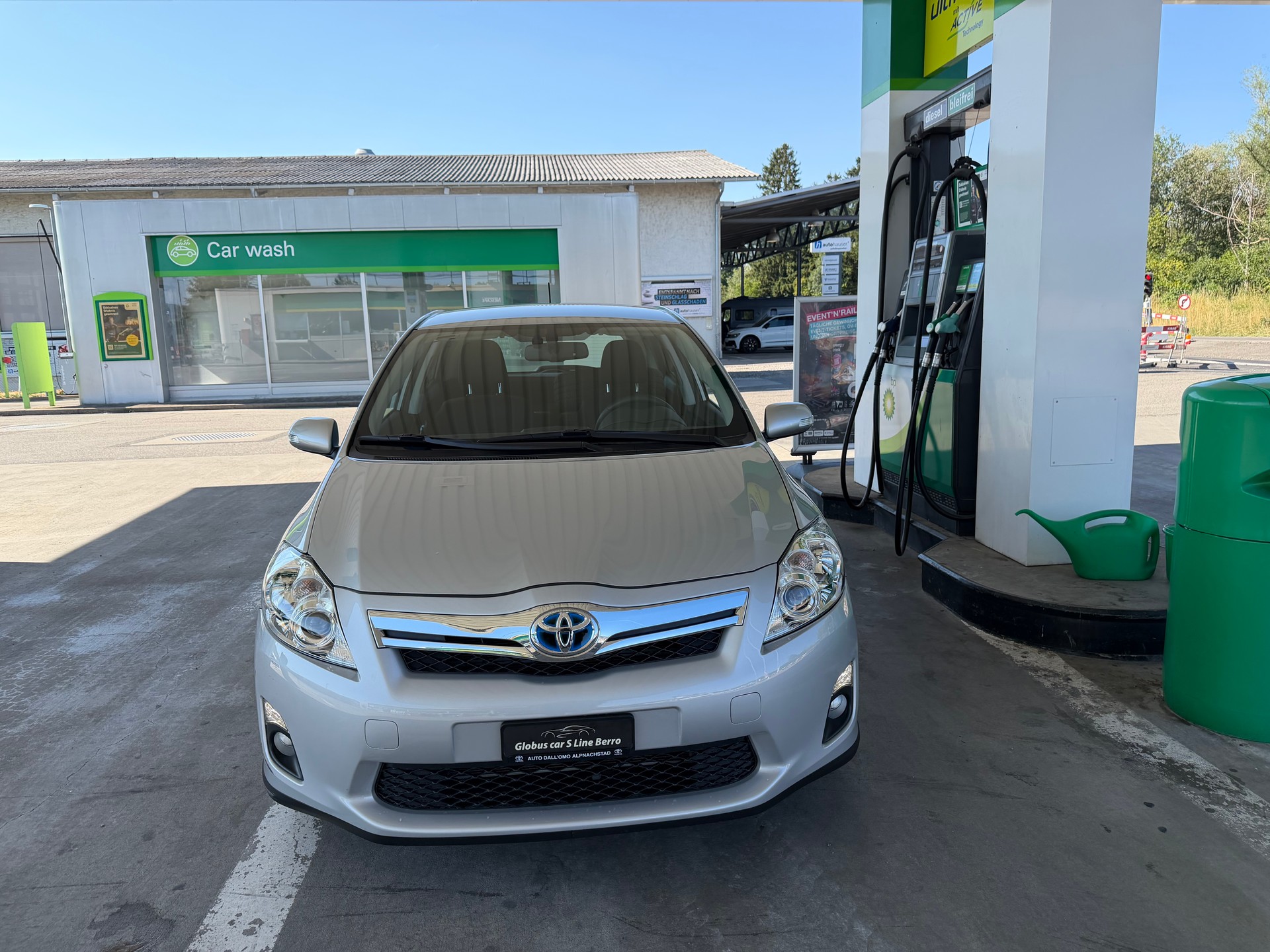 TOYOTA Auris 1.8 16V HSD Linea Sol-image-0