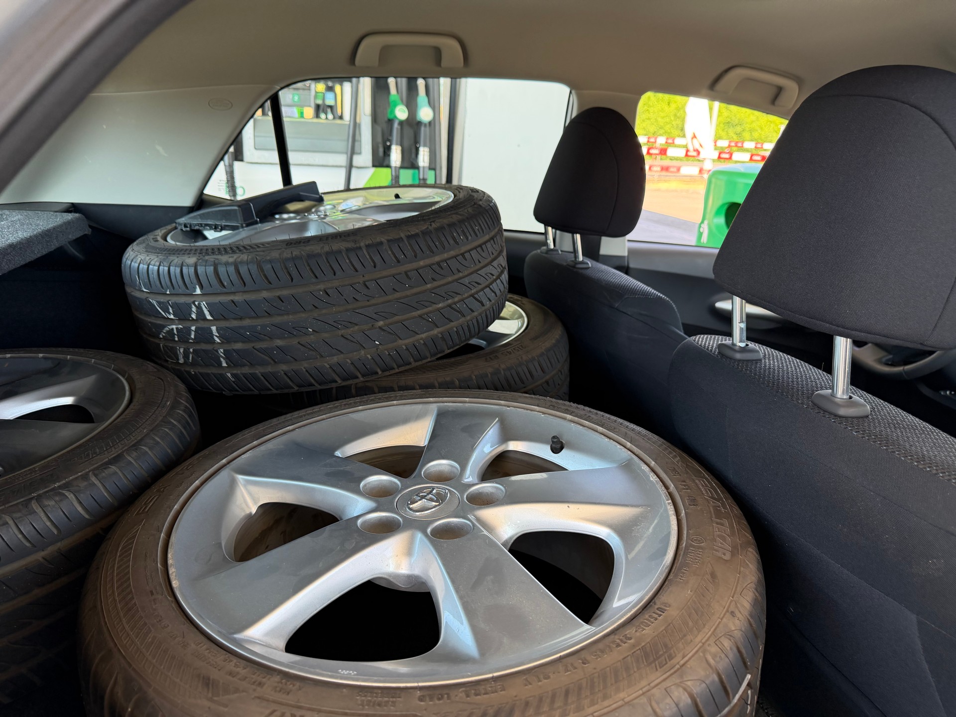 TOYOTA Auris 1.8 16V HSD Linea Sol-image-8