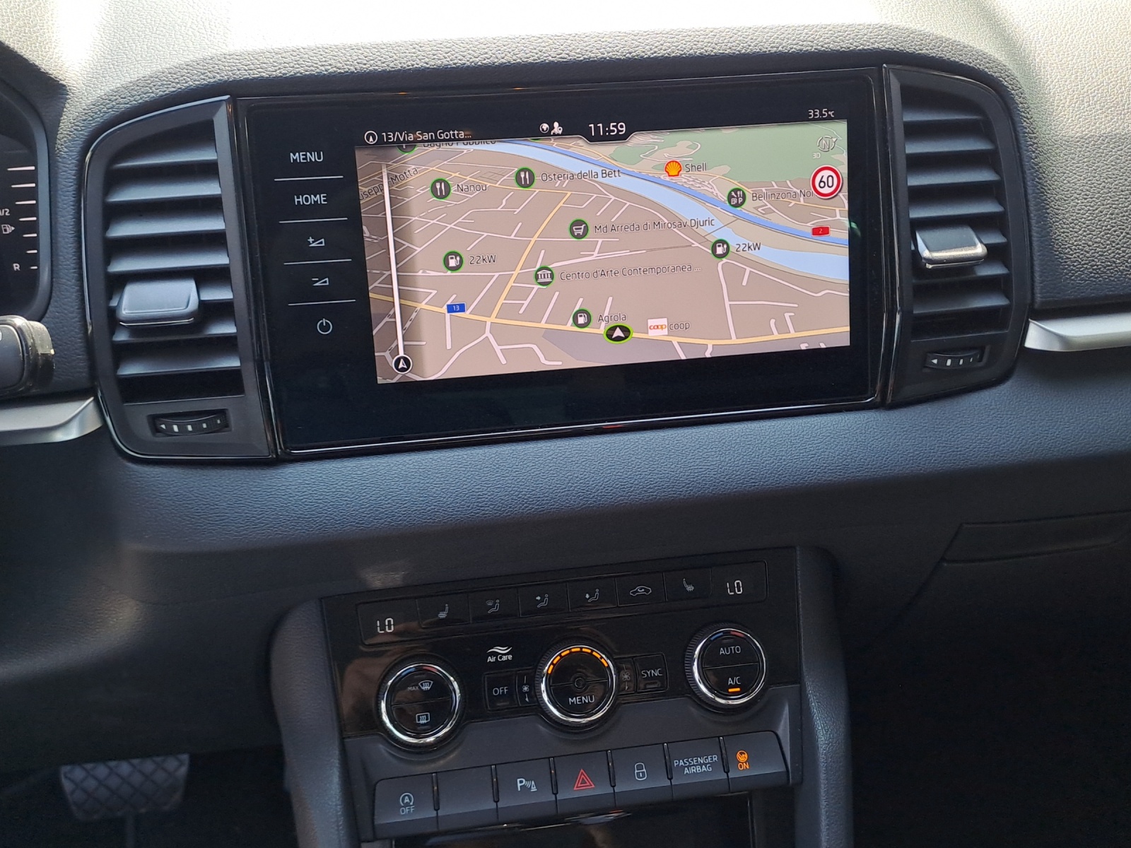 SKODA Karoq 2.0 TDI CR Selection 4x4 DSG-image-10