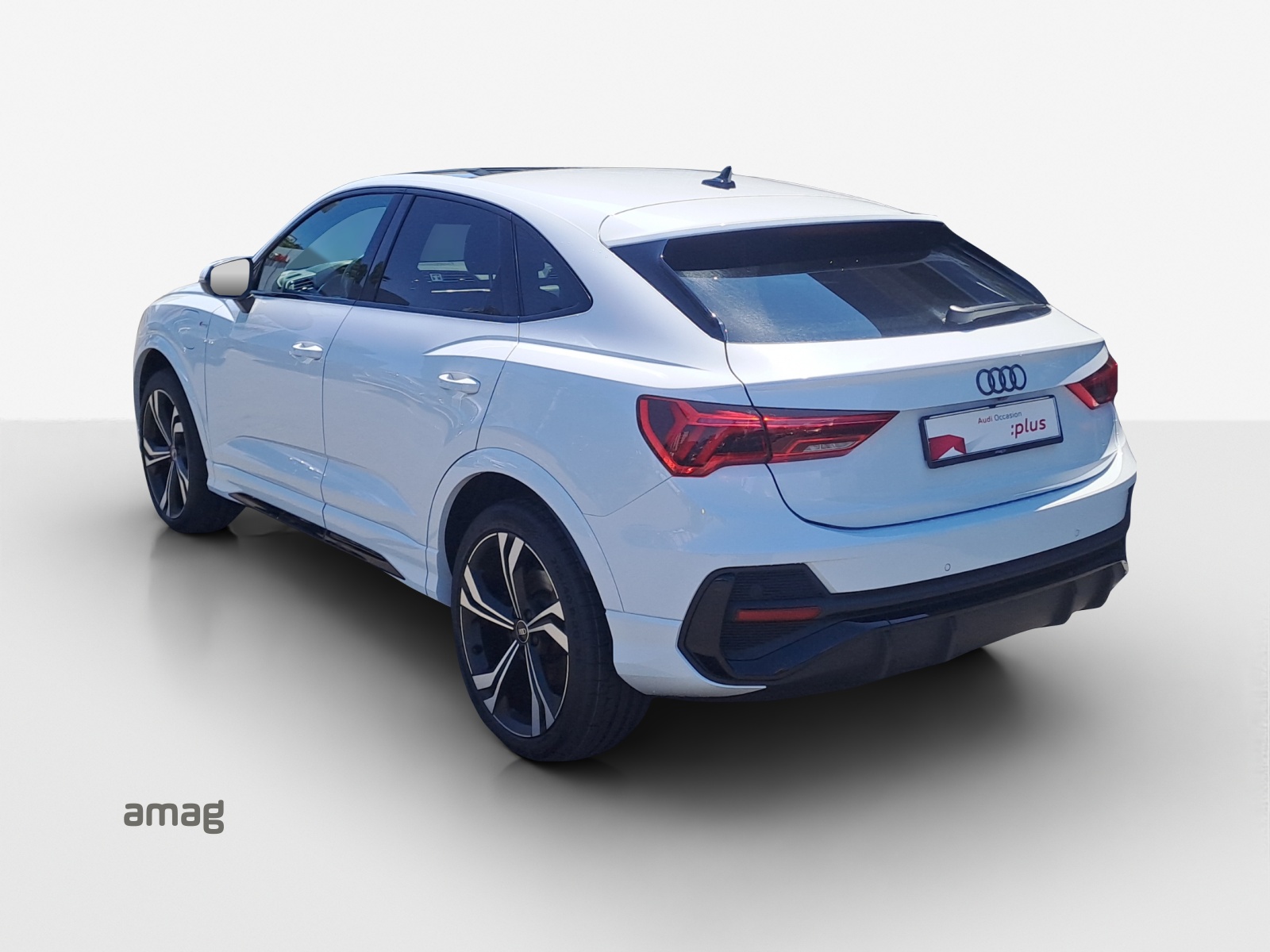 AUDI Q3 Sportback 45 TFSI e S line S-tronic-image-2