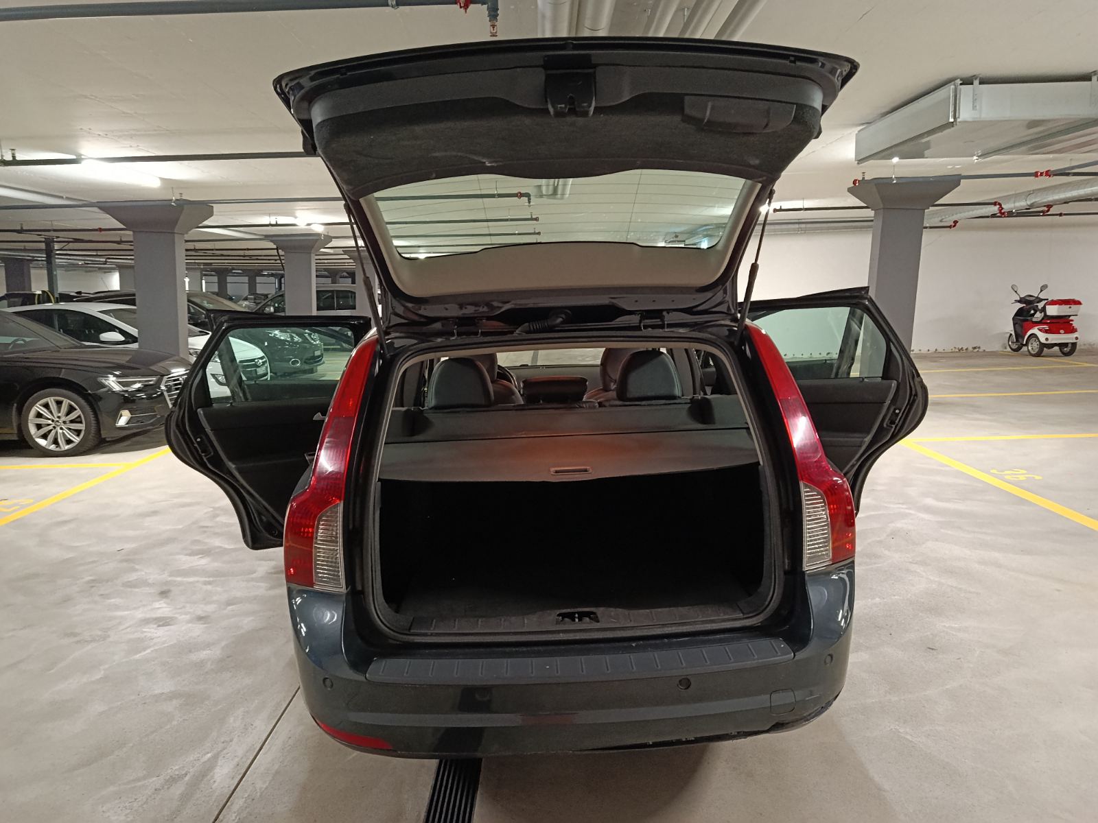 VOLVO V50 2.0D Kinetic-image-3
