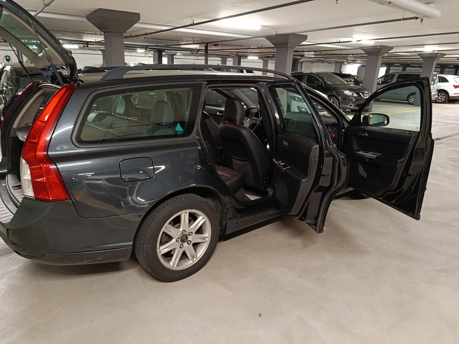 VOLVO V50 2.0D Kinetic-image-2