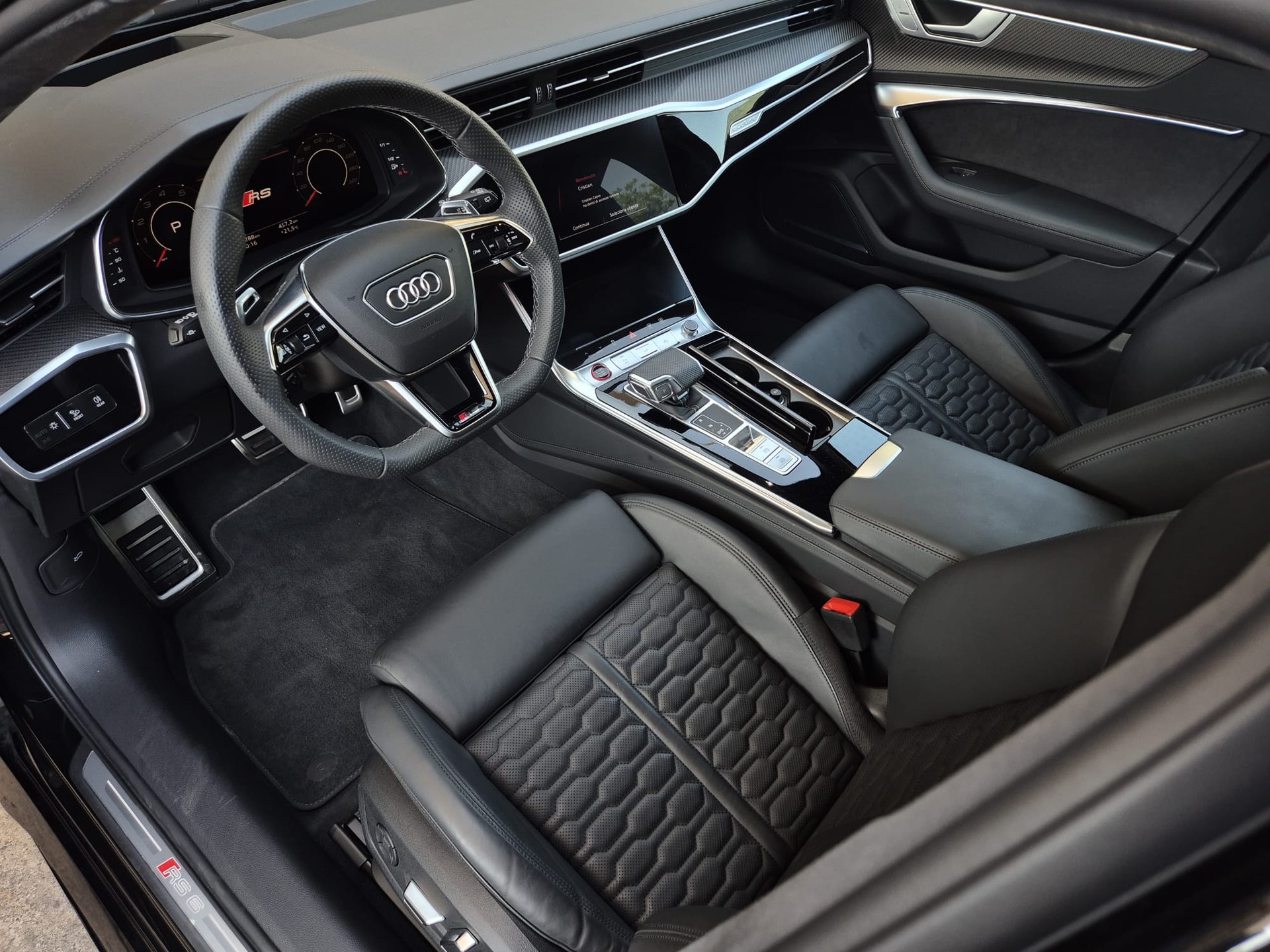 AUDI RS6 Avant 4.0 TFSI V8 Performance quattro-image-7