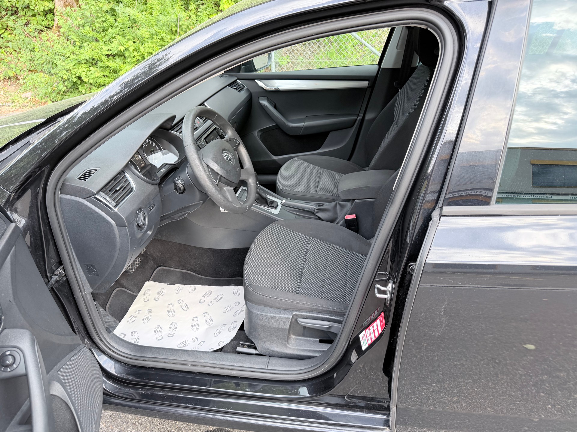 SKODA Octavia Combi 1.6 TDI Ambition DSG-image-10