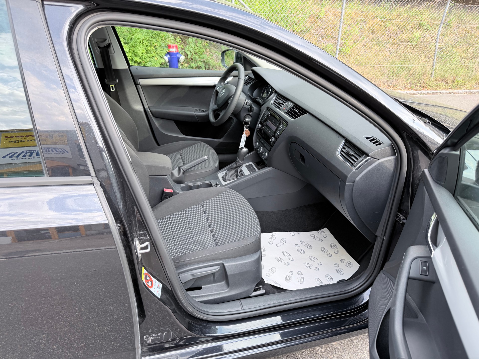 SKODA Octavia Combi 1.6 TDI Ambition DSG-image-12