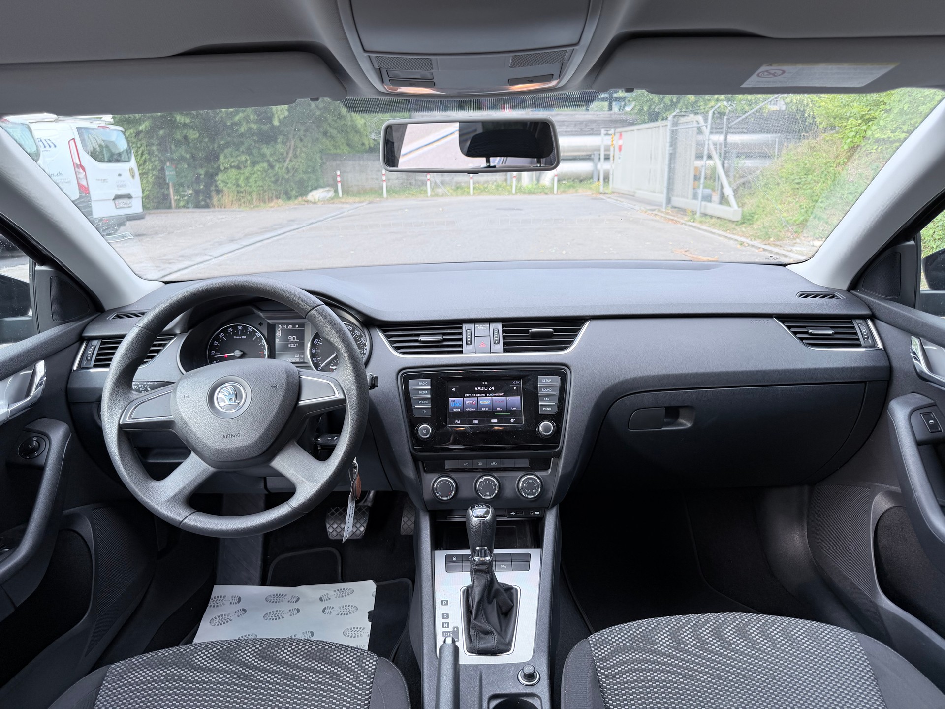 SKODA Octavia Combi 1.6 TDI Ambition DSG-image-14