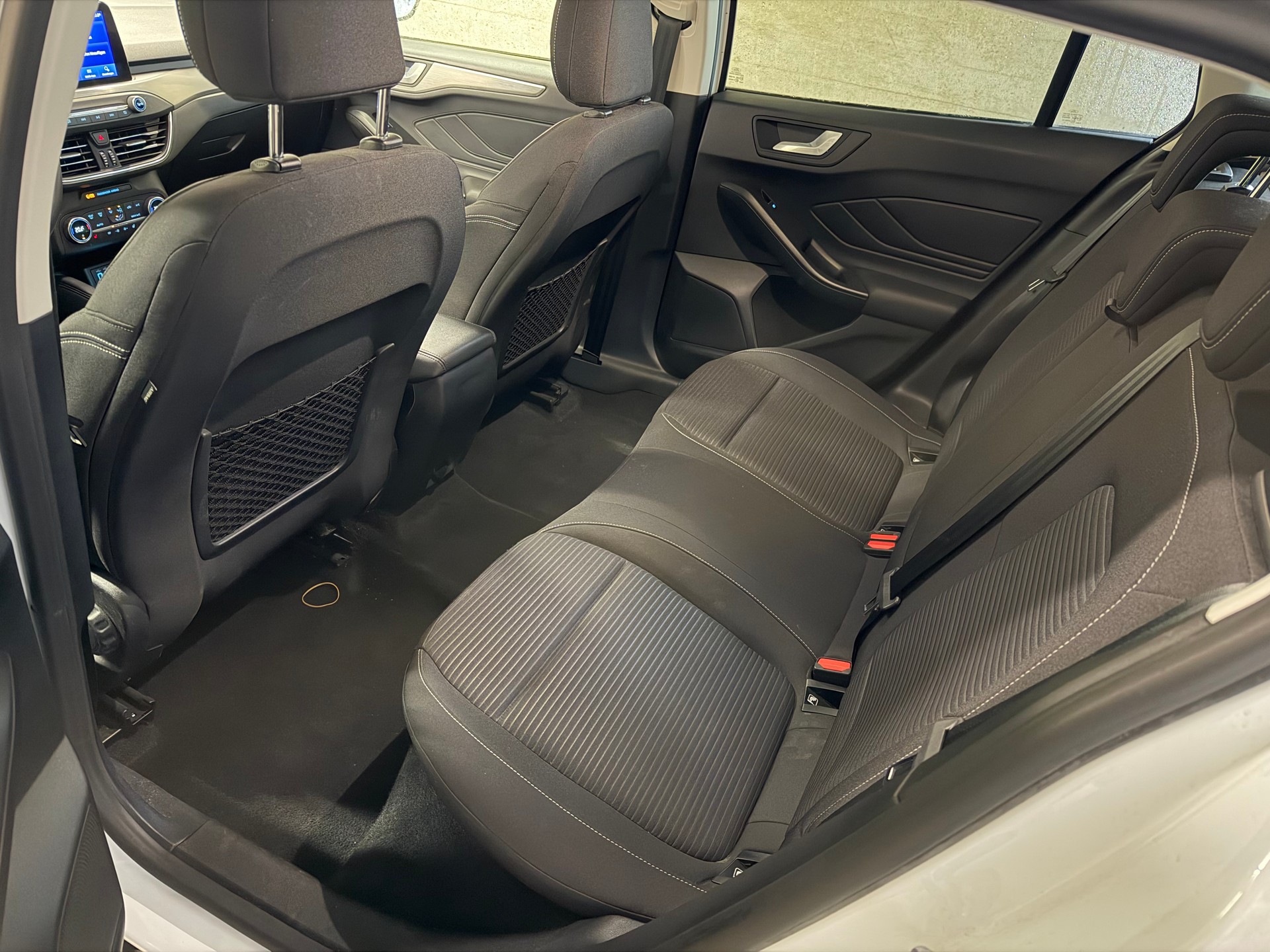 FORD 1.5 EcoBlue 120 Titanium-image-4