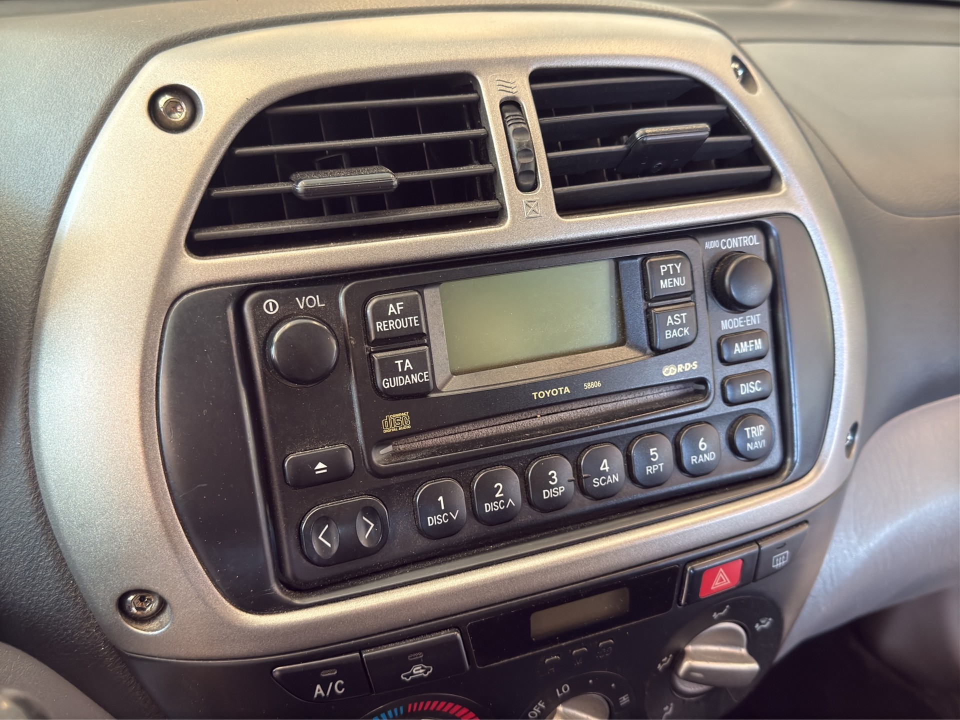 TOYOTA RAV-4 2.0 16V Linea Sol-image-21