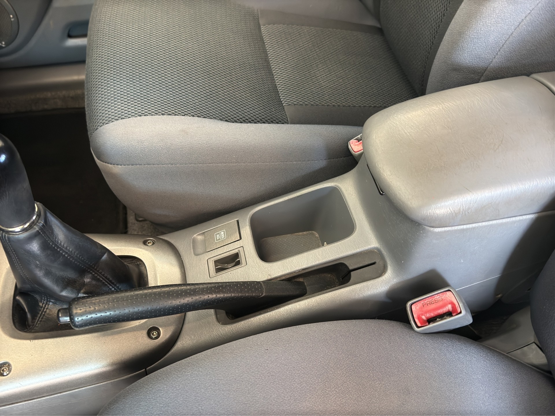 TOYOTA RAV-4 2.0 16V Linea Sol-image-15