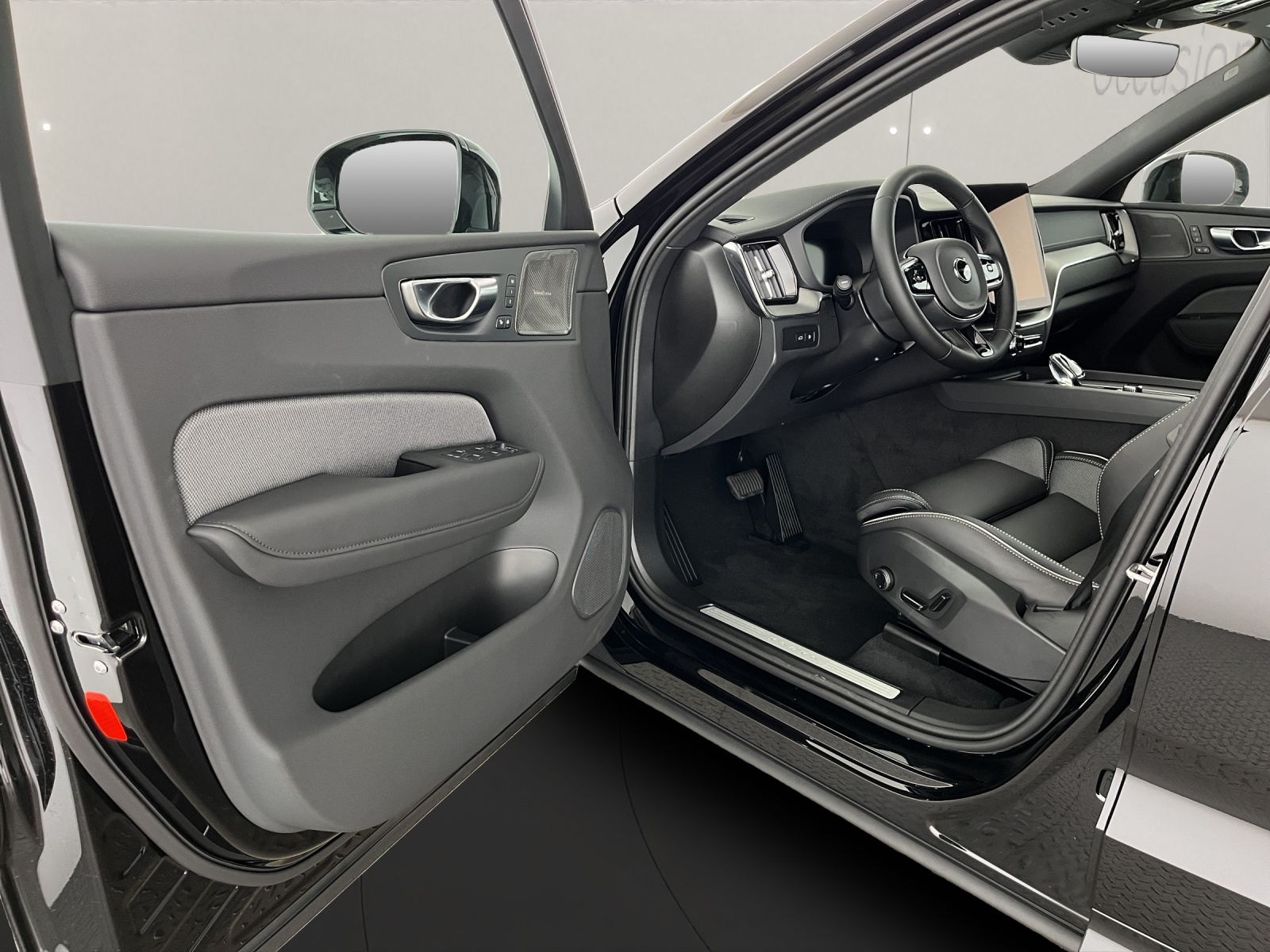 VOLVO XC60 2.0 T8 TE Black Edition eAWD-image-13