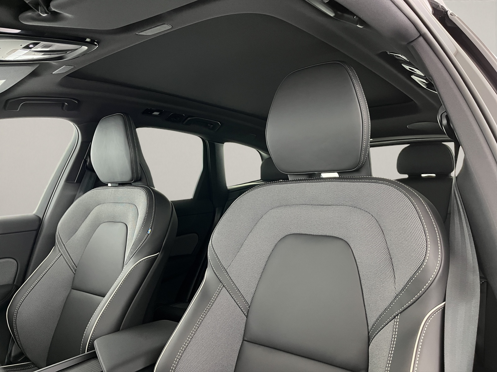 VOLVO XC60 2.0 T8 TE Black Edition eAWD-image-15