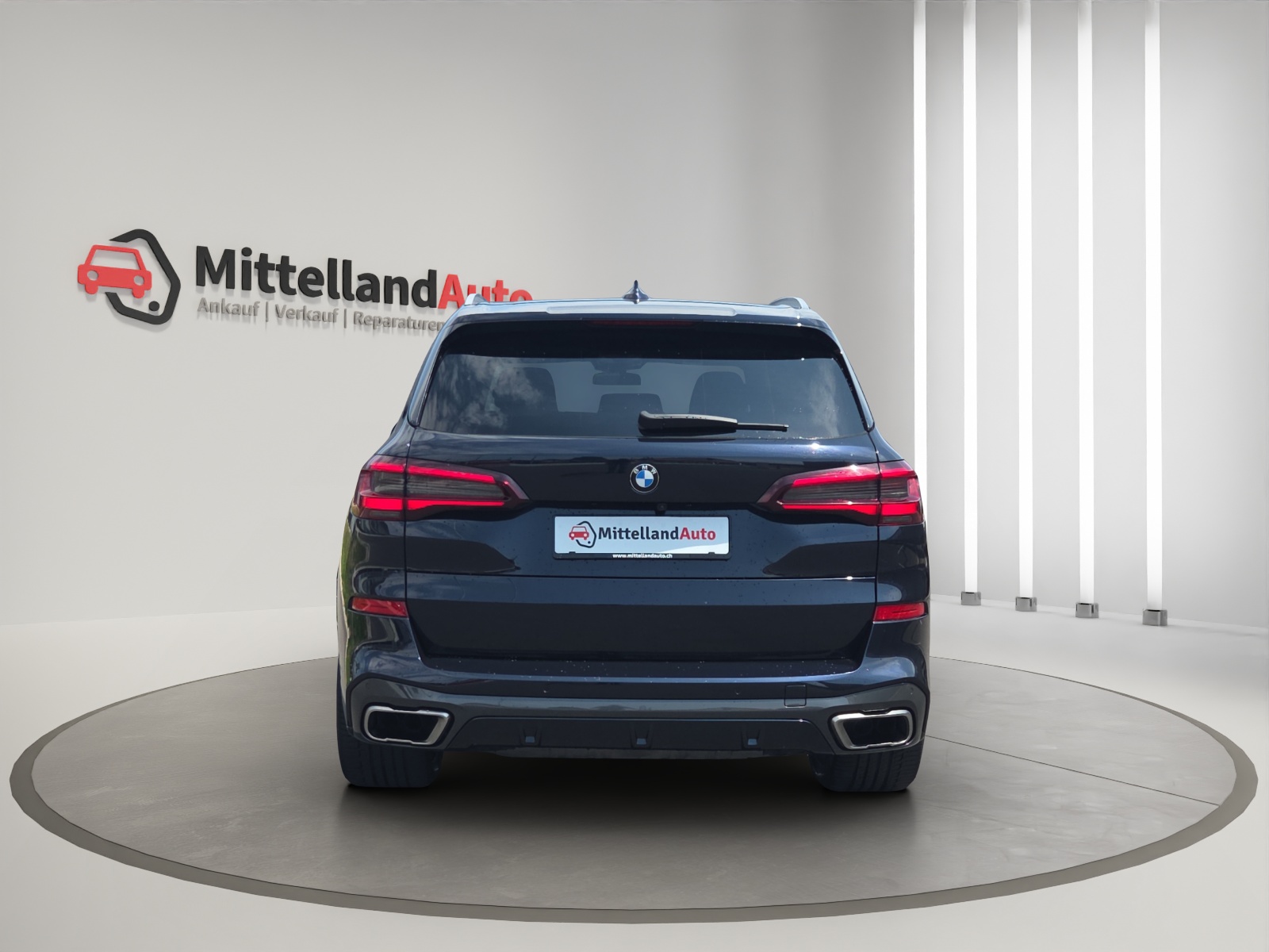 BMW X5 xDrive M50i Steptronic-image-12