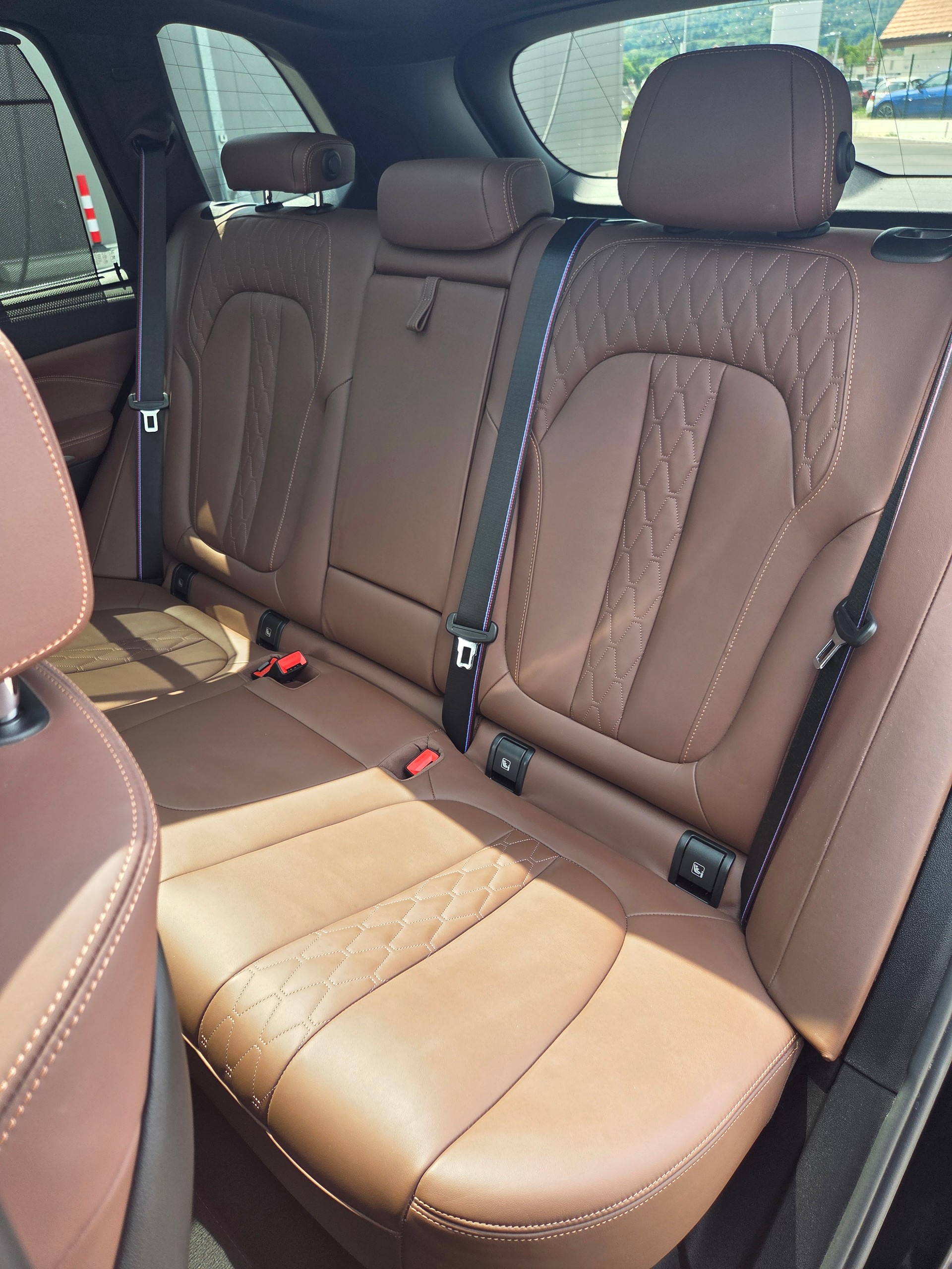 BMW X5 xDrive M50i Steptronic-image-10