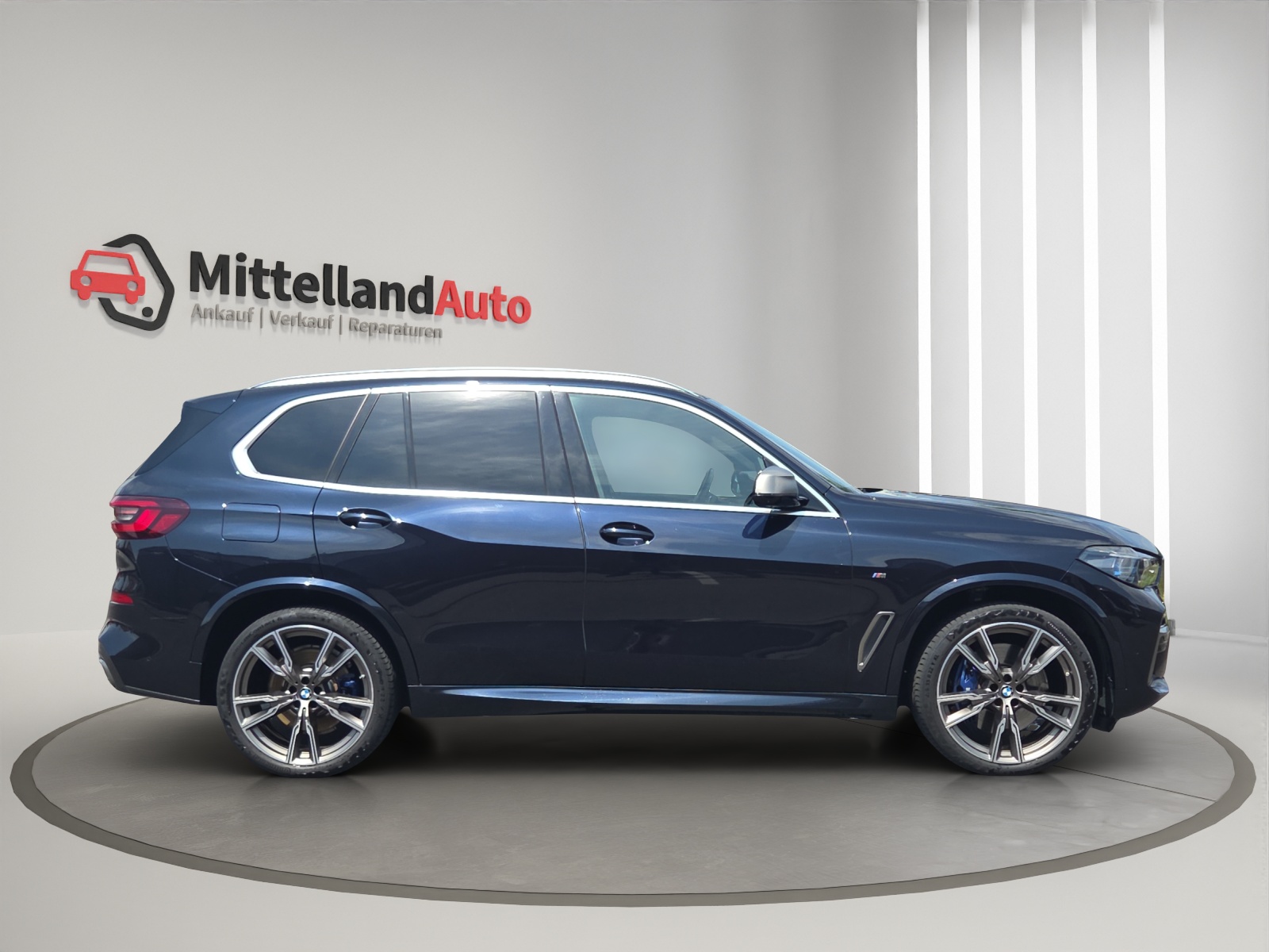 BMW X5 xDrive M50i Steptronic-image-3