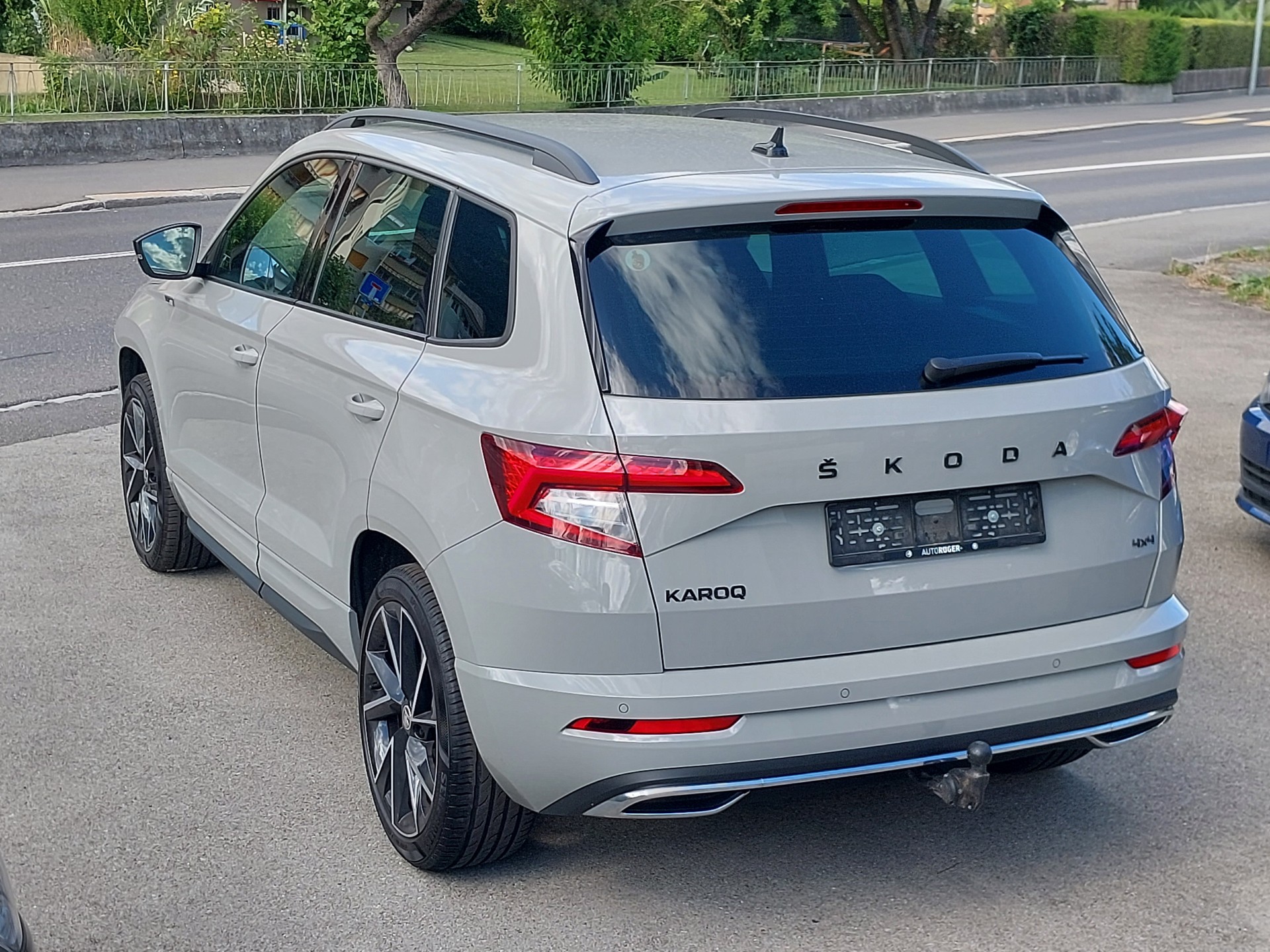 SKODA Karoq 2.0 TDI CR SportLine 4x4 DSG-image-2