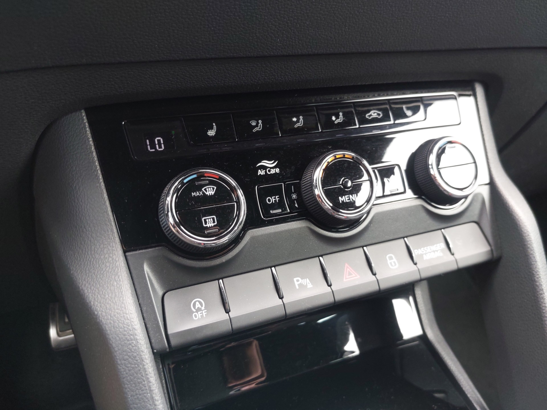 SKODA Karoq 2.0 TDI CR SportLine 4x4 DSG-image-13