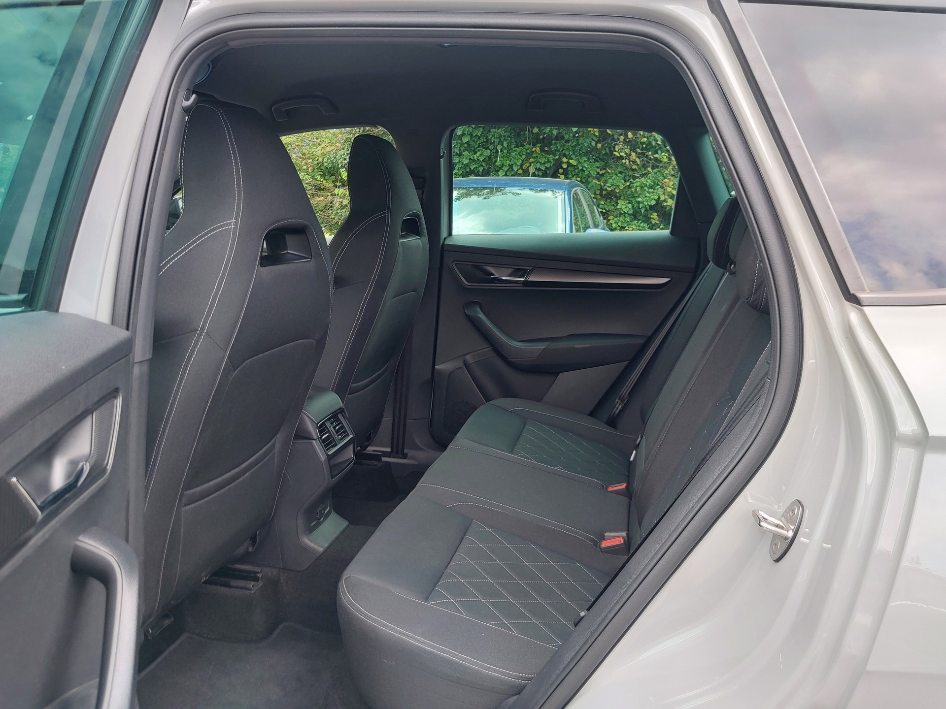 SKODA Karoq 2.0 TDI CR SportLine 4x4 DSG-image-8