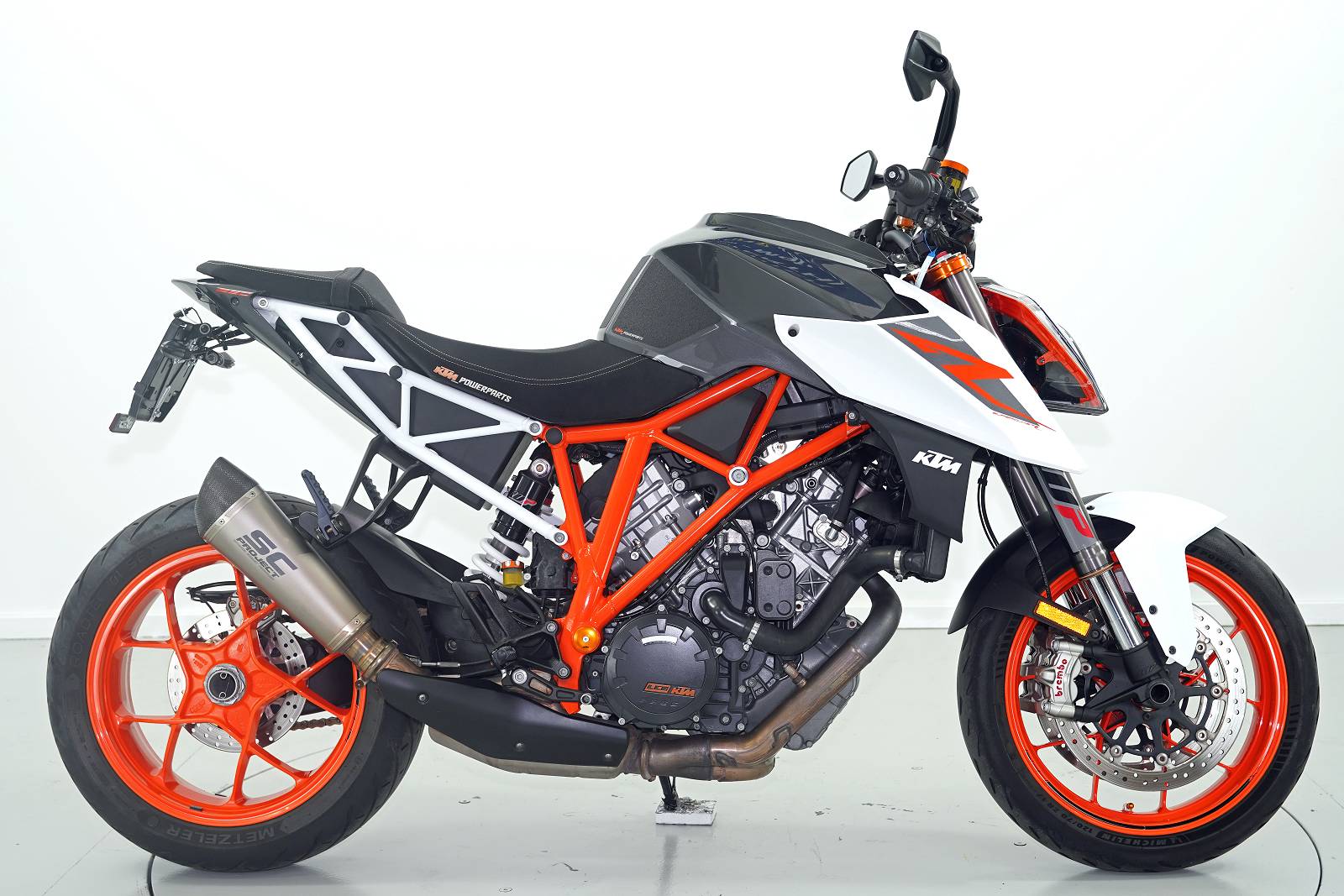 KTM 1290 Super Duke-showroom-element-3