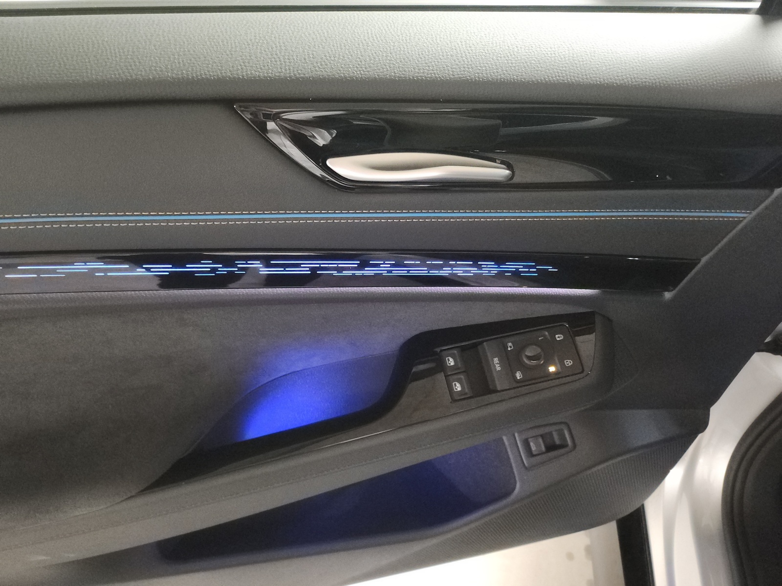 VW ID.7 Pro 77 kWh Pro-image-13