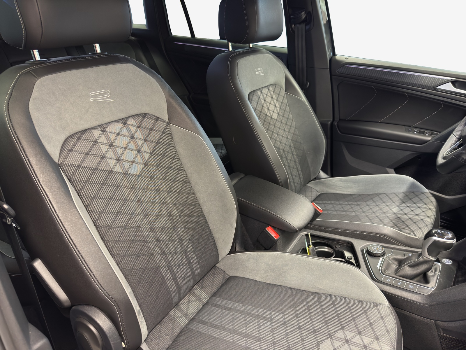 VW Tiguan 2.0TSI R-Line 4Motion DSG-image-15