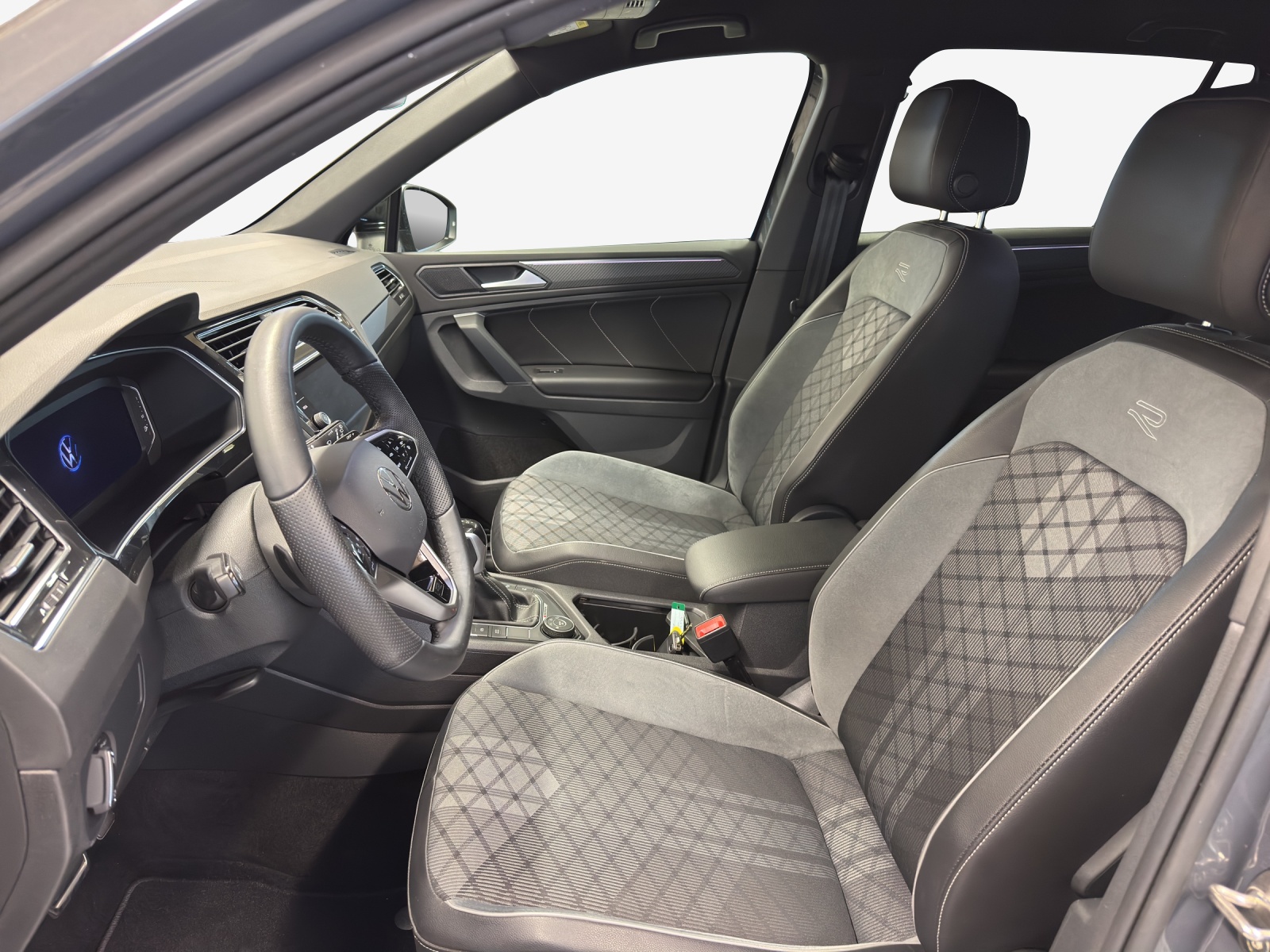 VW Tiguan 2.0TSI R-Line 4Motion DSG-image-7