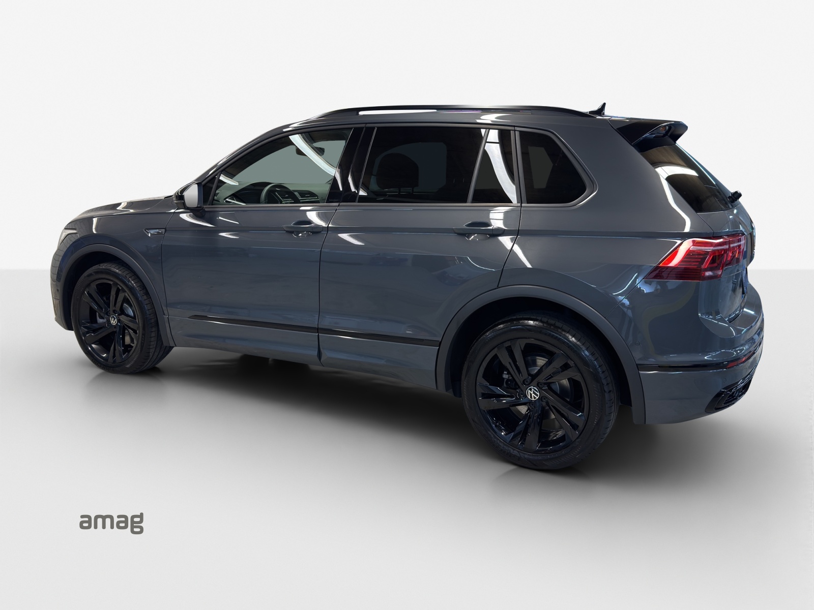 VW Tiguan 2.0TSI R-Line 4Motion DSG-showroom-element-2