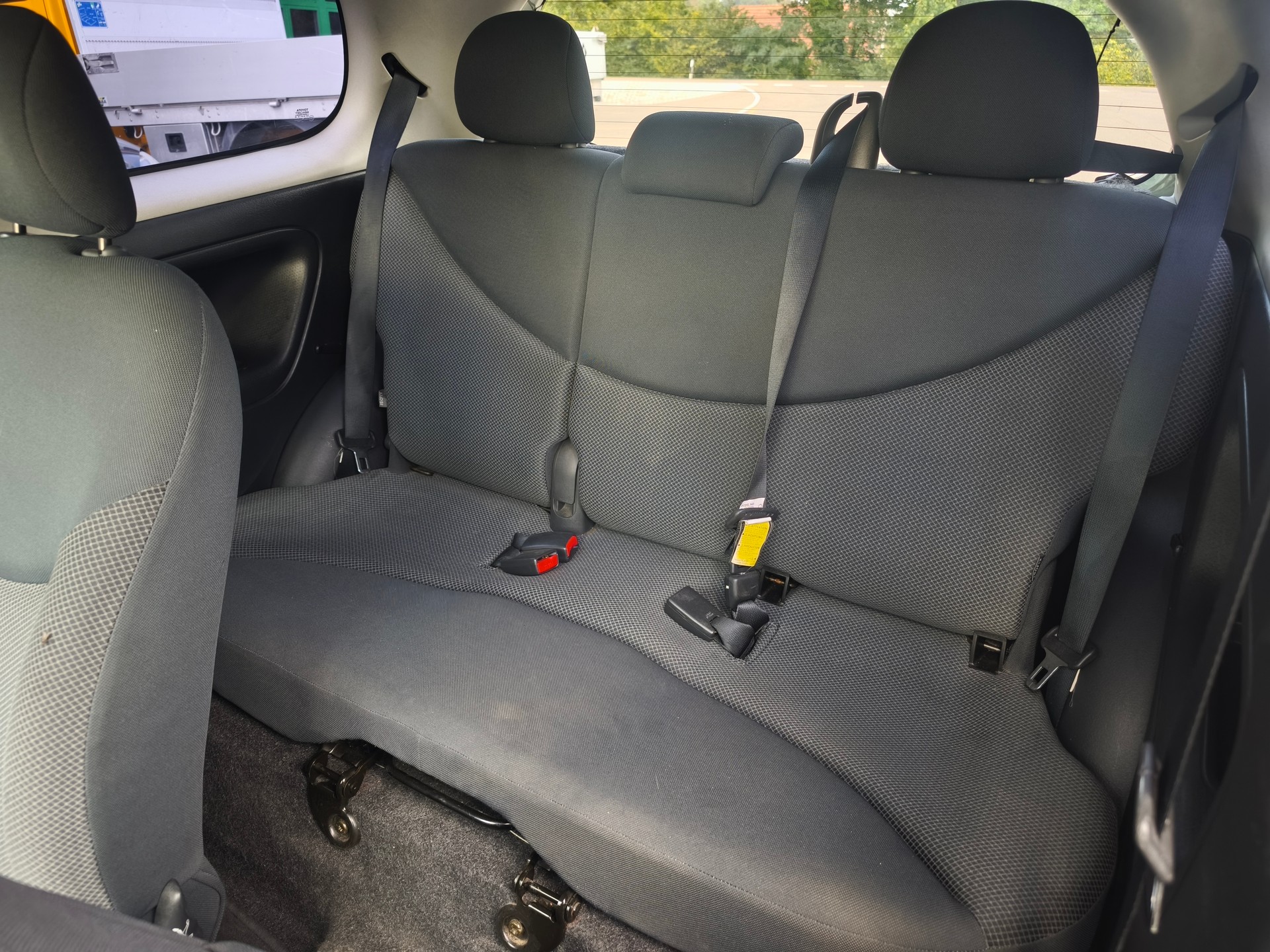 TOYOTA Yaris 1.3 Linea Luna-image-7