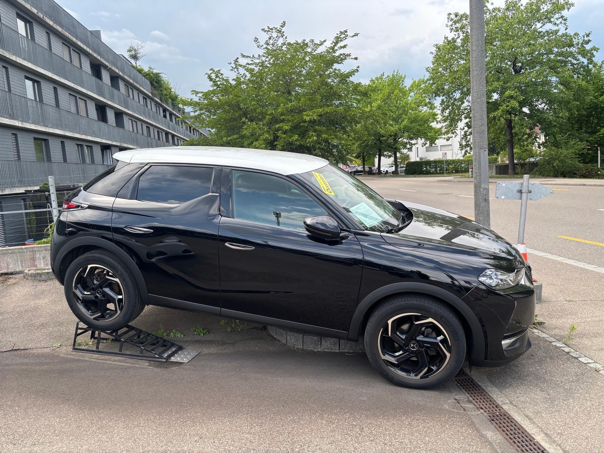 DS AUTOMOBILES 3 Crossback 1.5 BlueHDi So Chic-image-2