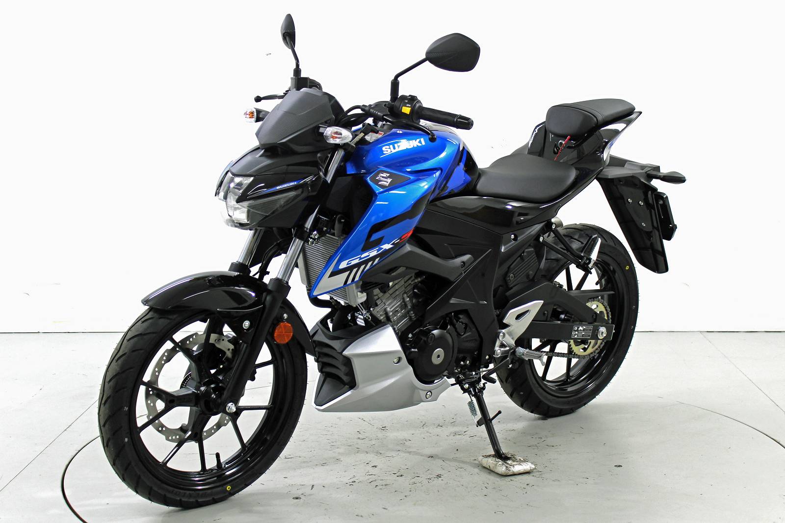 SUZUKI GSX-S 125-showroom-element-2