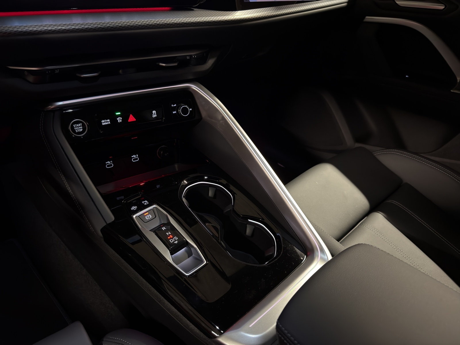 AUDI Q5 e-hybrid quattro 220 kW S-tronic-image-12