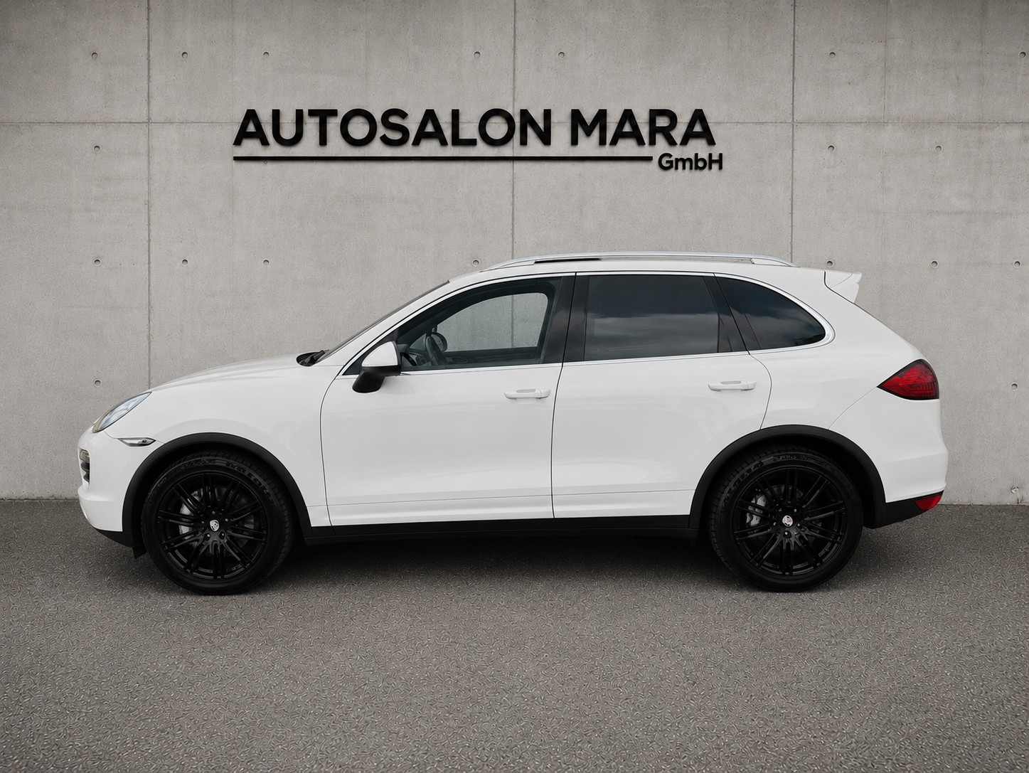 PORSCHE Cayenne S-image-1