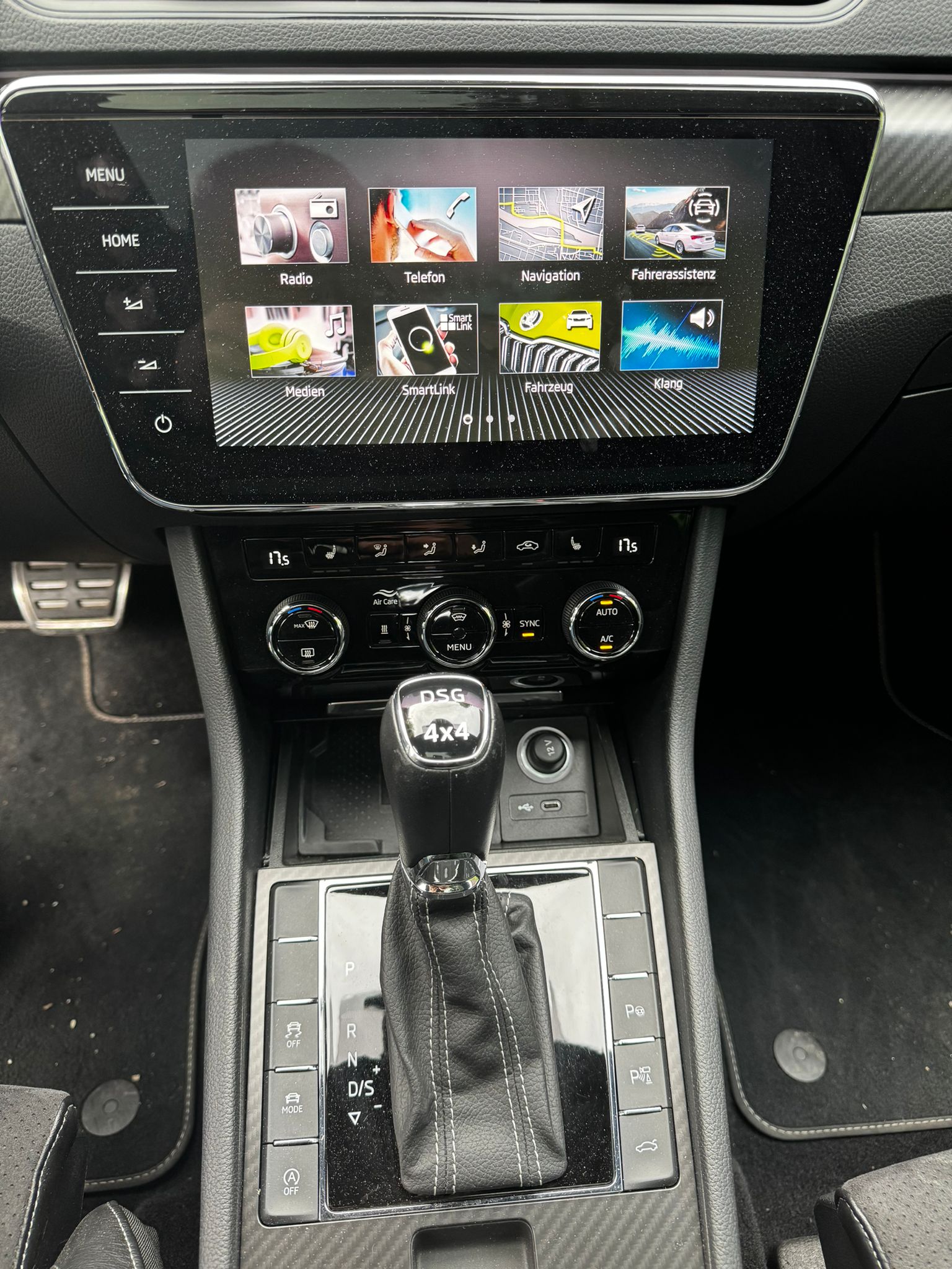 SKODA Superb Combi 2.0 TSI SportLine 4x4 DSG-image-10