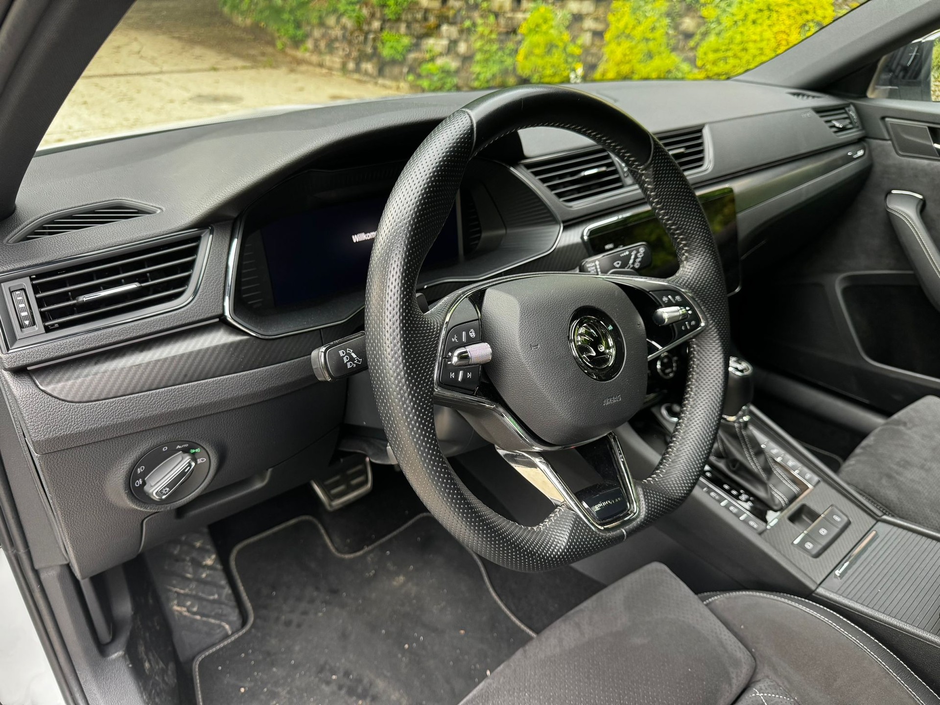 SKODA Superb Combi 2.0 TSI SportLine 4x4 DSG-image-8