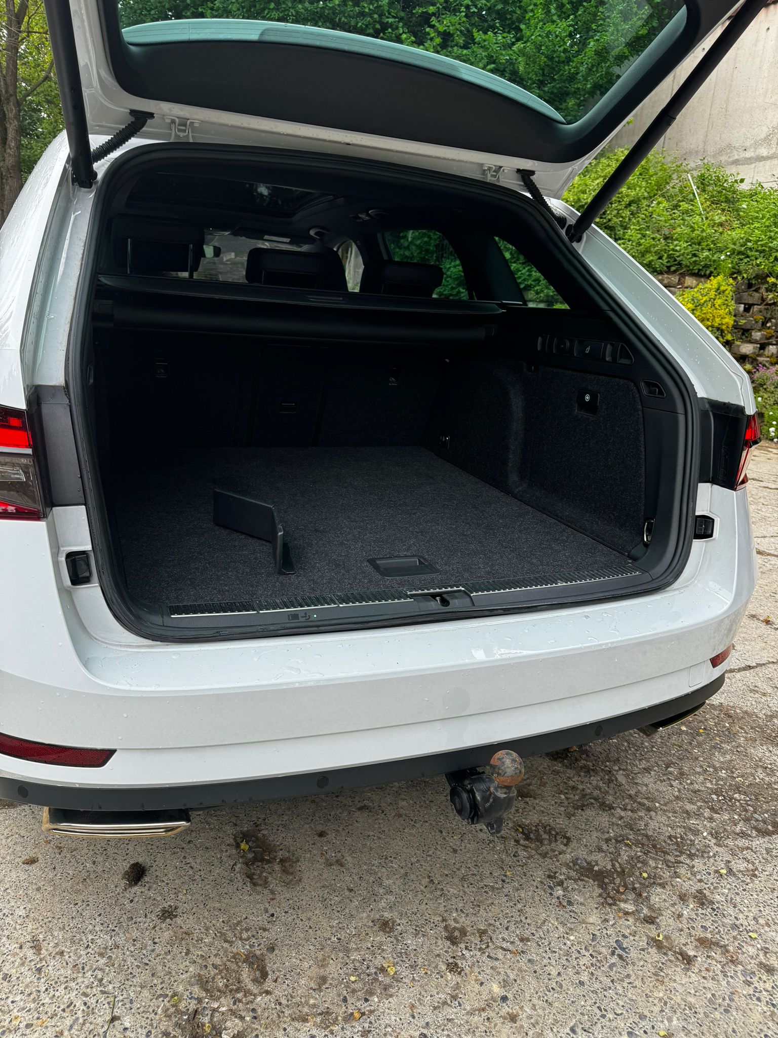SKODA Superb Combi 2.0 TSI SportLine 4x4 DSG-image-13