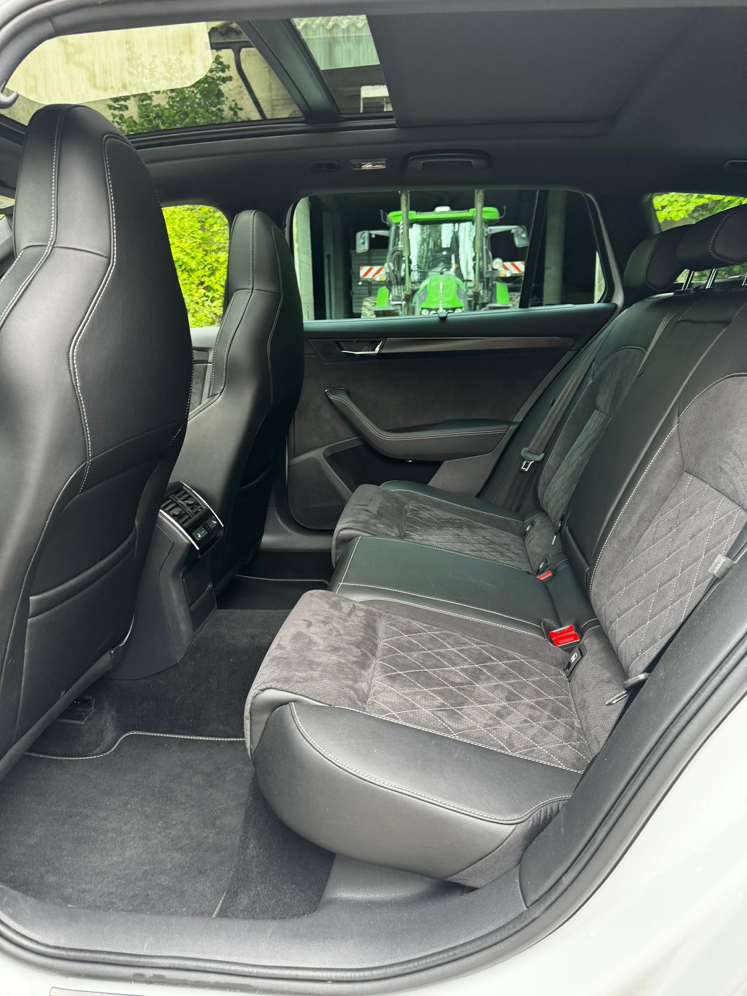 SKODA Superb Combi 2.0 TSI SportLine 4x4 DSG-image-12