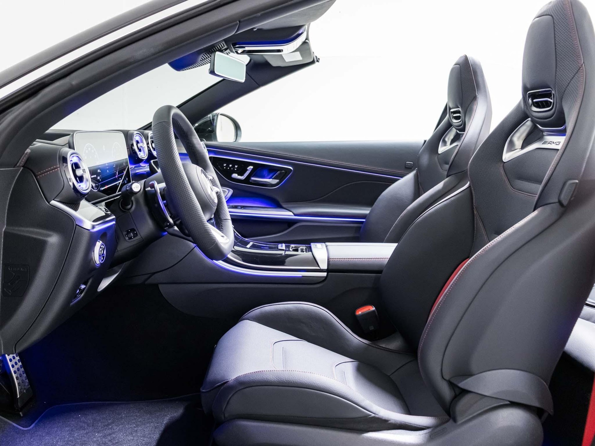 MERCEDES-BENZ CLE 53 AMG 4MATIC+ Cabriolet-image-6